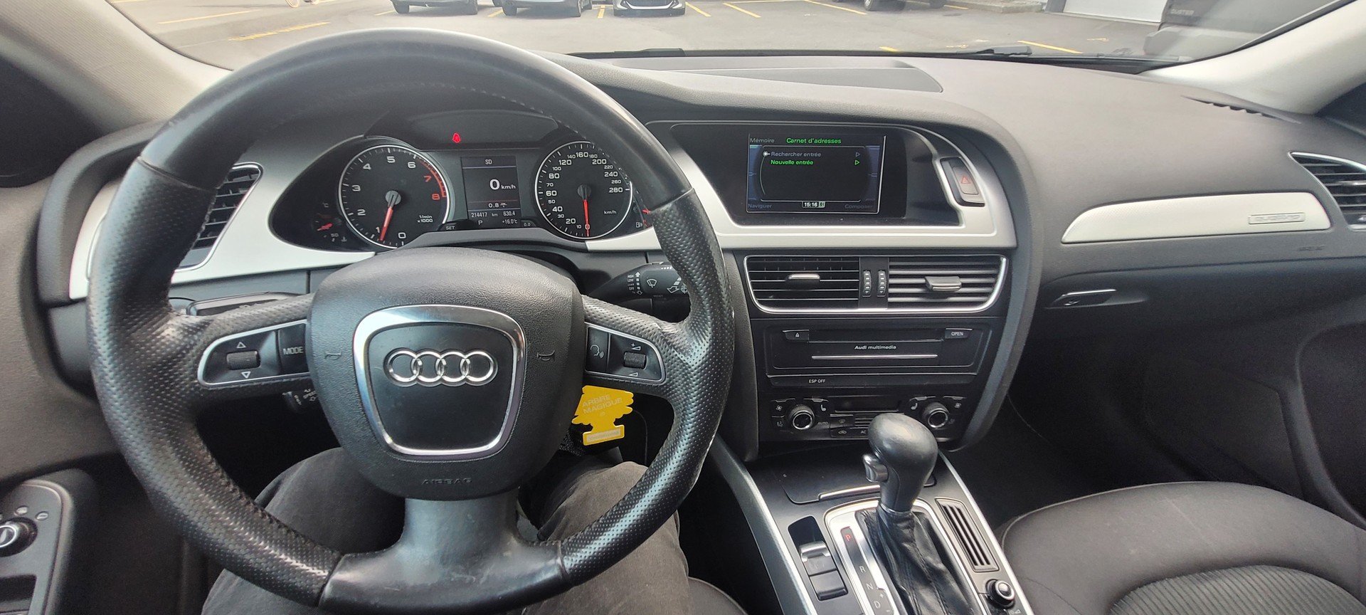 AUDI A4 Avant 2.0 TFSI quattro S-tronic-image-9