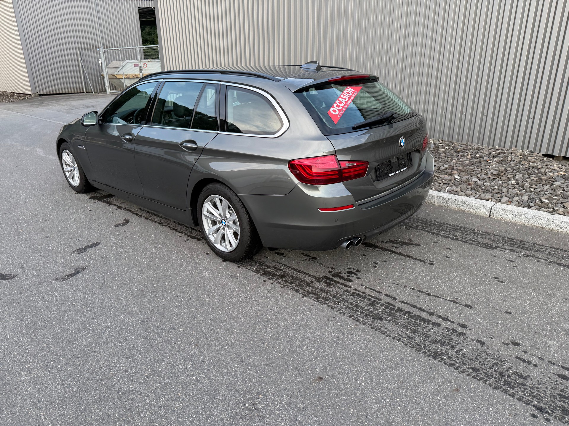 BMW 528i Touring xDrive Luxury Line Steptronic-showroom-element-2