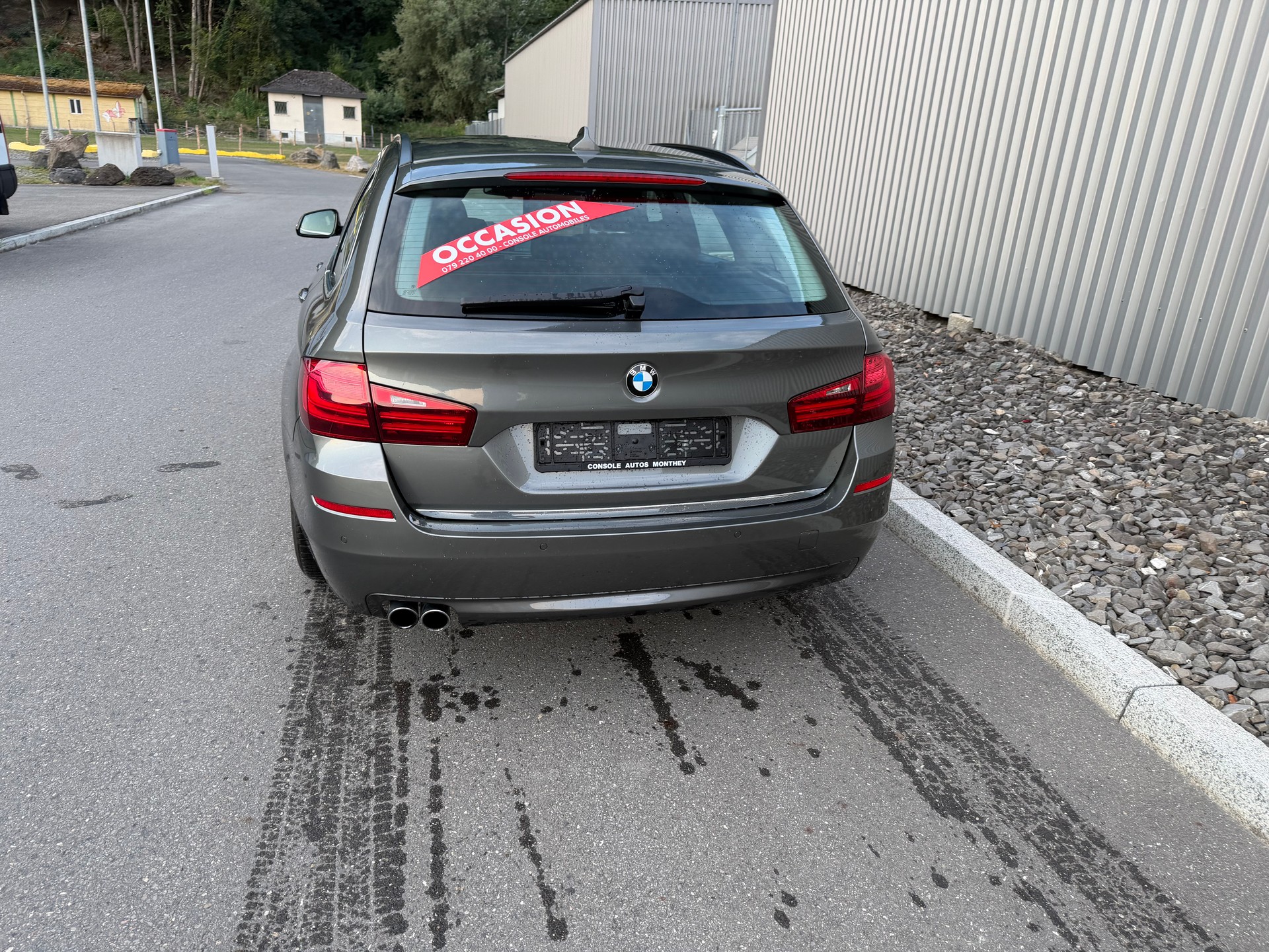 BMW 528i Touring xDrive Luxury Line Steptronic-showroom-element-3