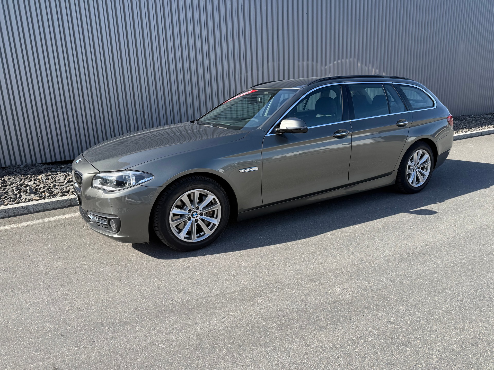 BMW 528i Touring xDrive Luxury Line Steptronic