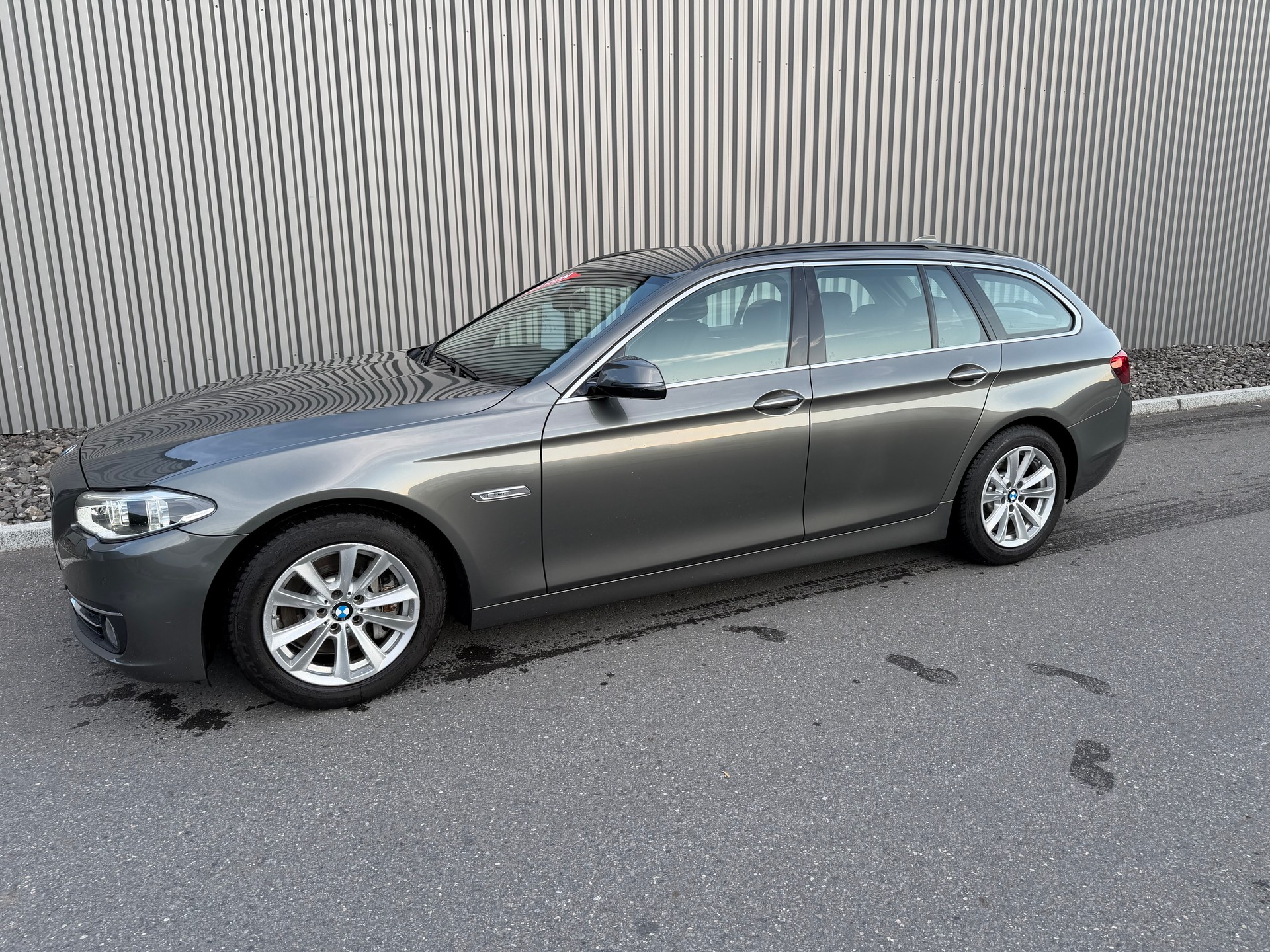 BMW 528i Touring xDrive Luxury Line Steptronic