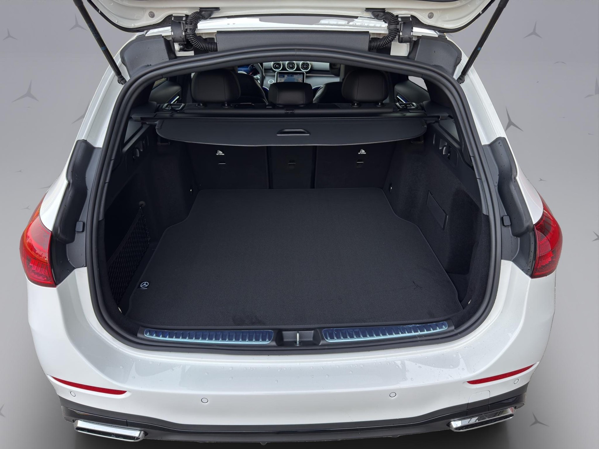 MERCEDES-BENZ C 220 d Swiss Star AMG Line 4matic Kombi-image-17