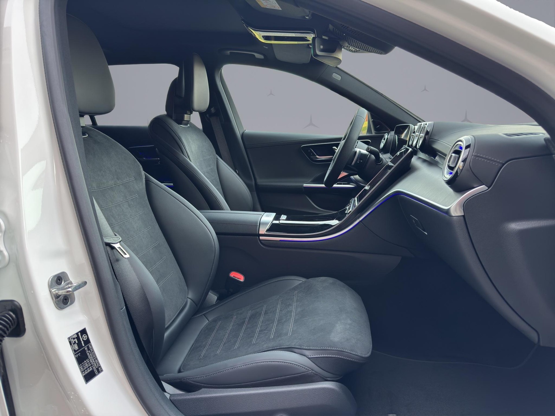 MERCEDES-BENZ C 220 d Swiss Star AMG Line 4matic Kombi-image-15