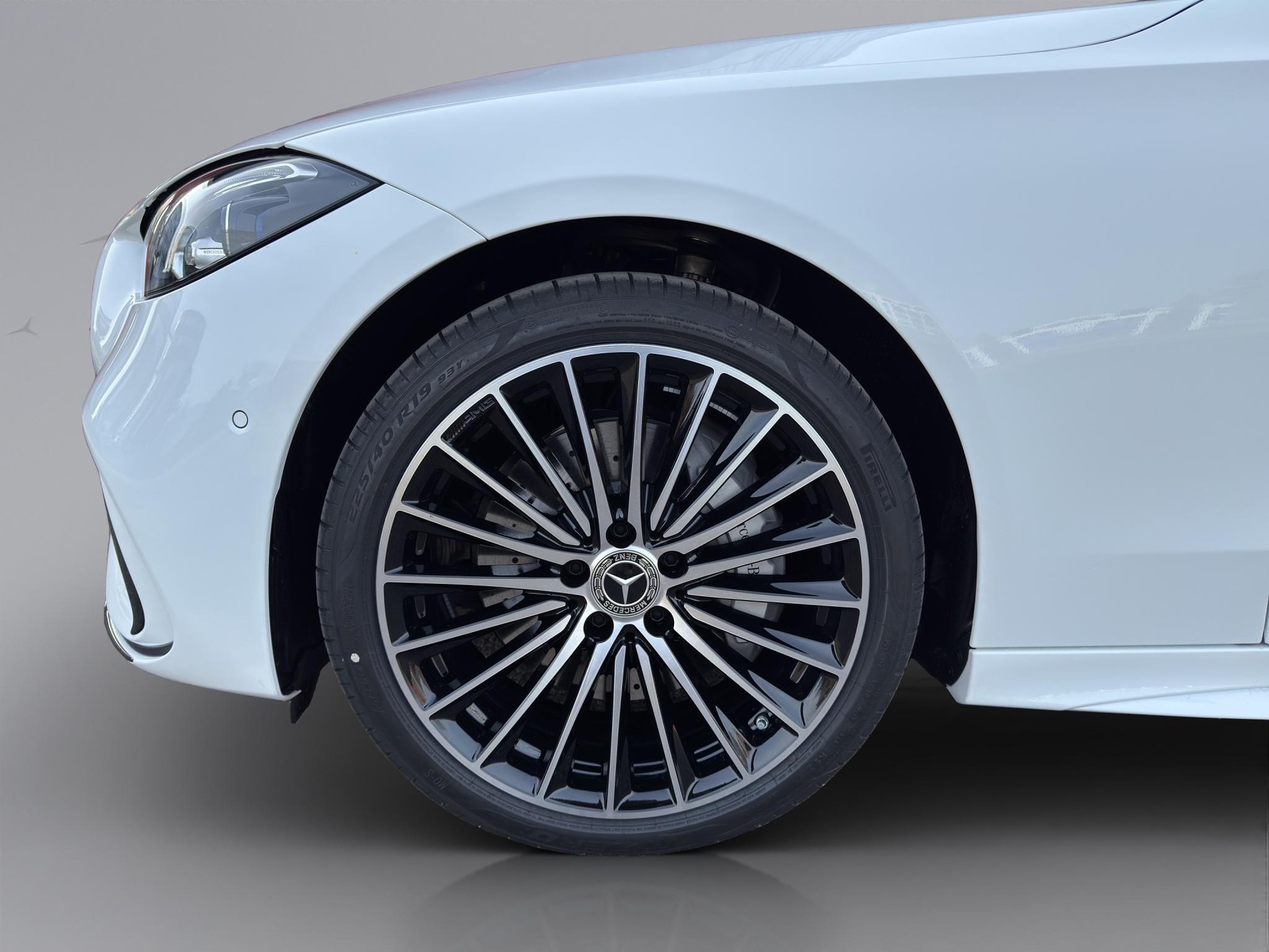 MERCEDES-BENZ C 220 d Swiss Star AMG Line 4matic Kombi-image-19