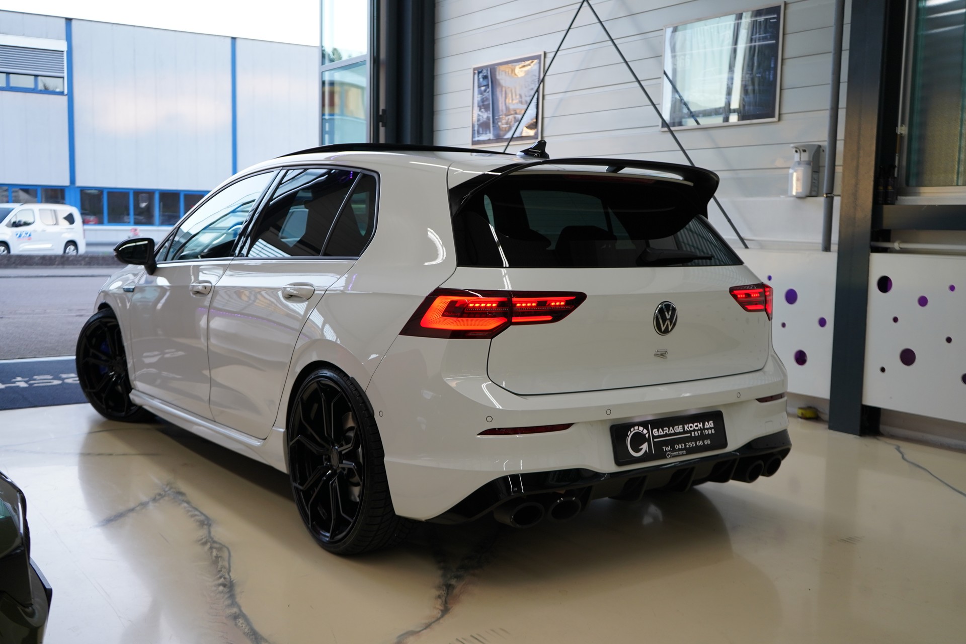 VW Golf 2.0 TSI R DSG 4Motion R Performance-image-4