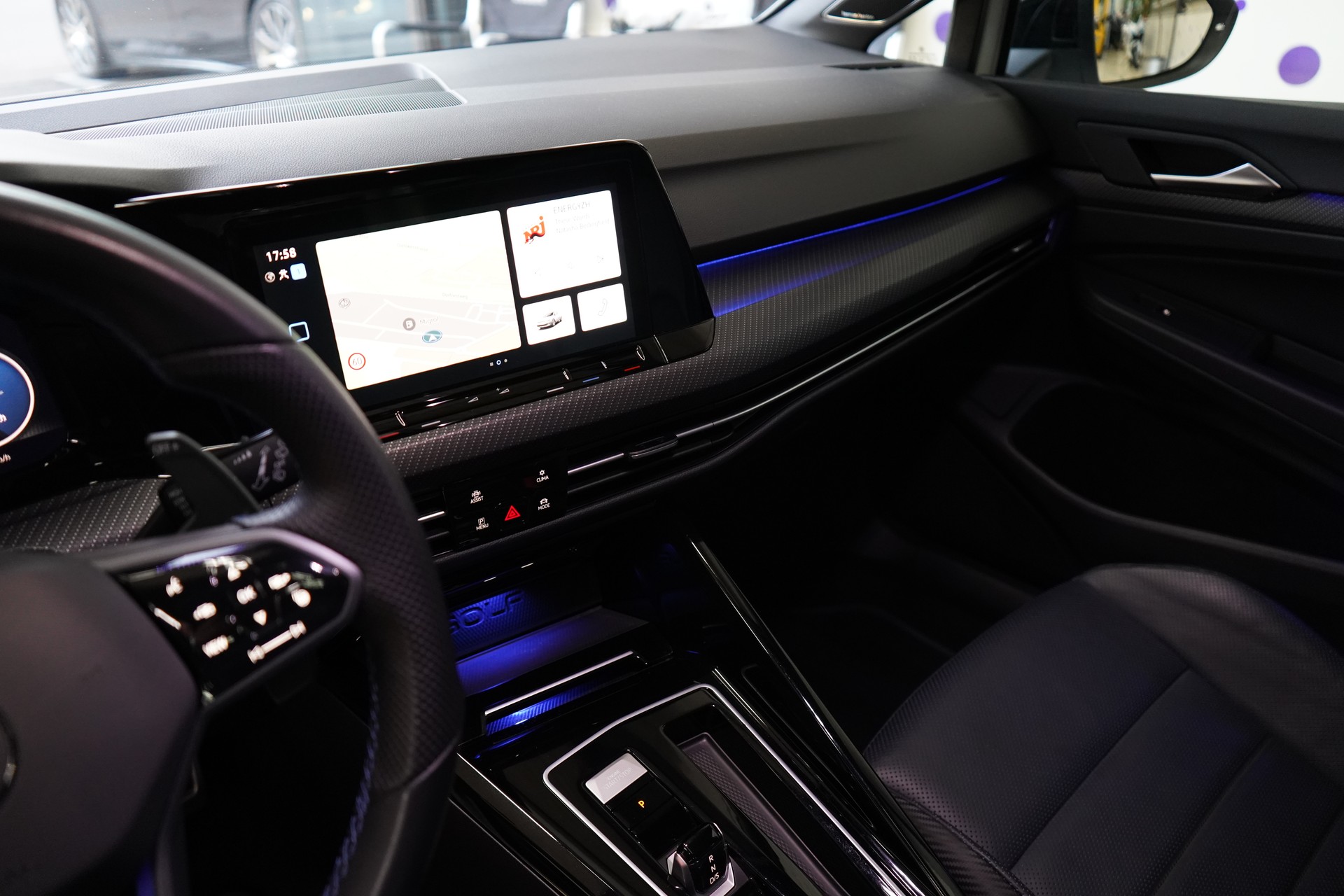 VW Golf 2.0 TSI R DSG 4Motion R Performance-image-16
