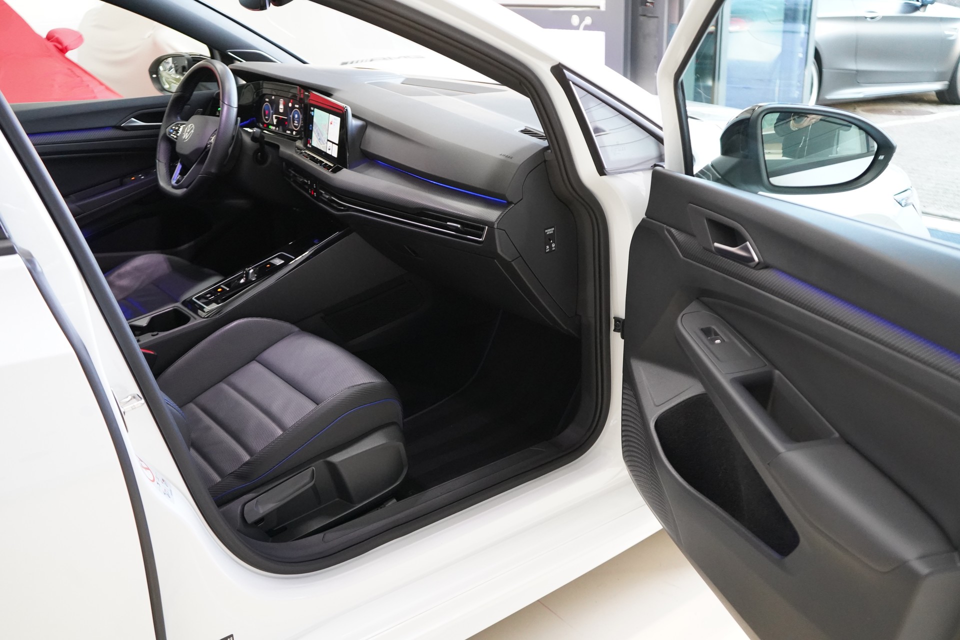 VW Golf 2.0 TSI R DSG 4Motion R Performance-image-26