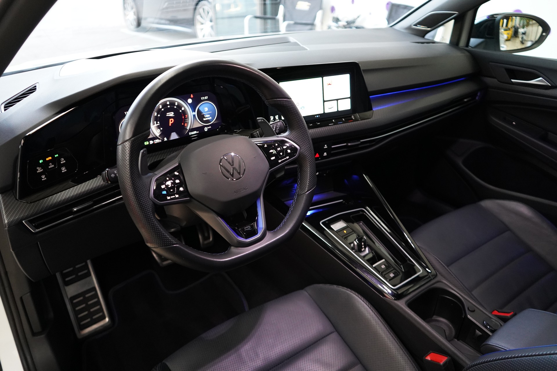 VW Golf 2.0 TSI R DSG 4Motion R Performance-image-14