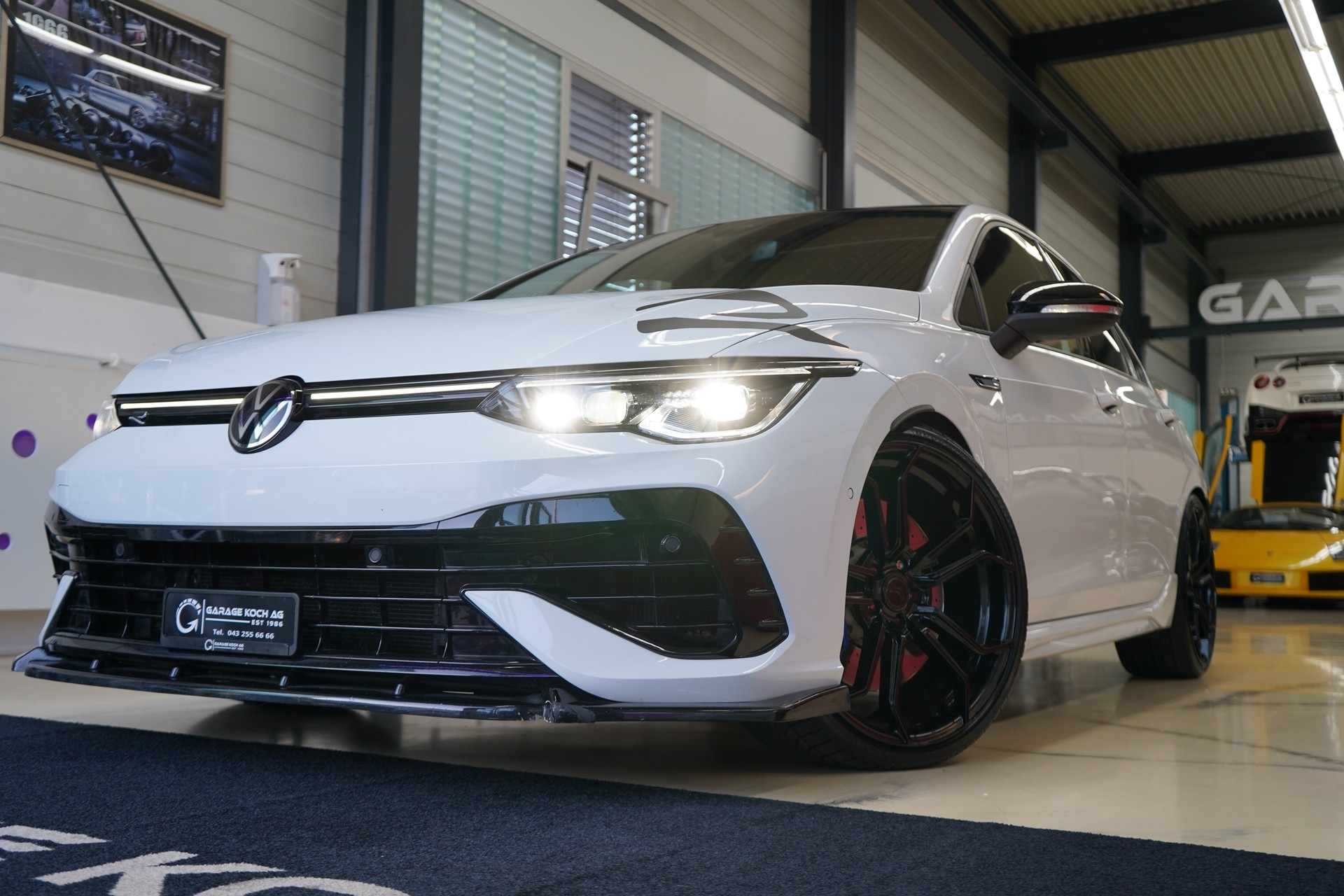VW Golf 2.0 TSI R DSG 4Motion R Performance-image-1