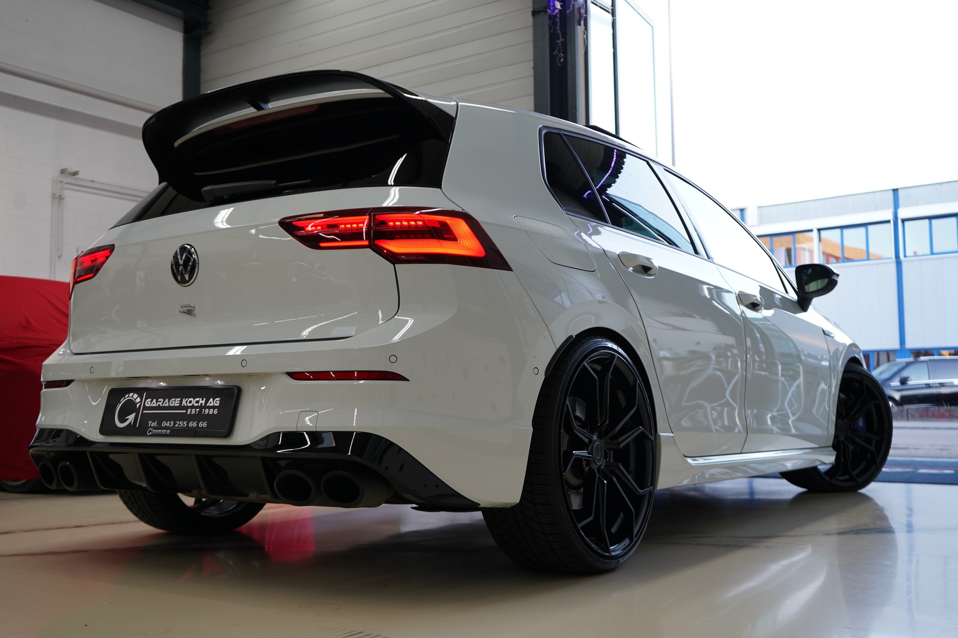 VW Golf 2.0 TSI R DSG 4Motion R Performance-image-8