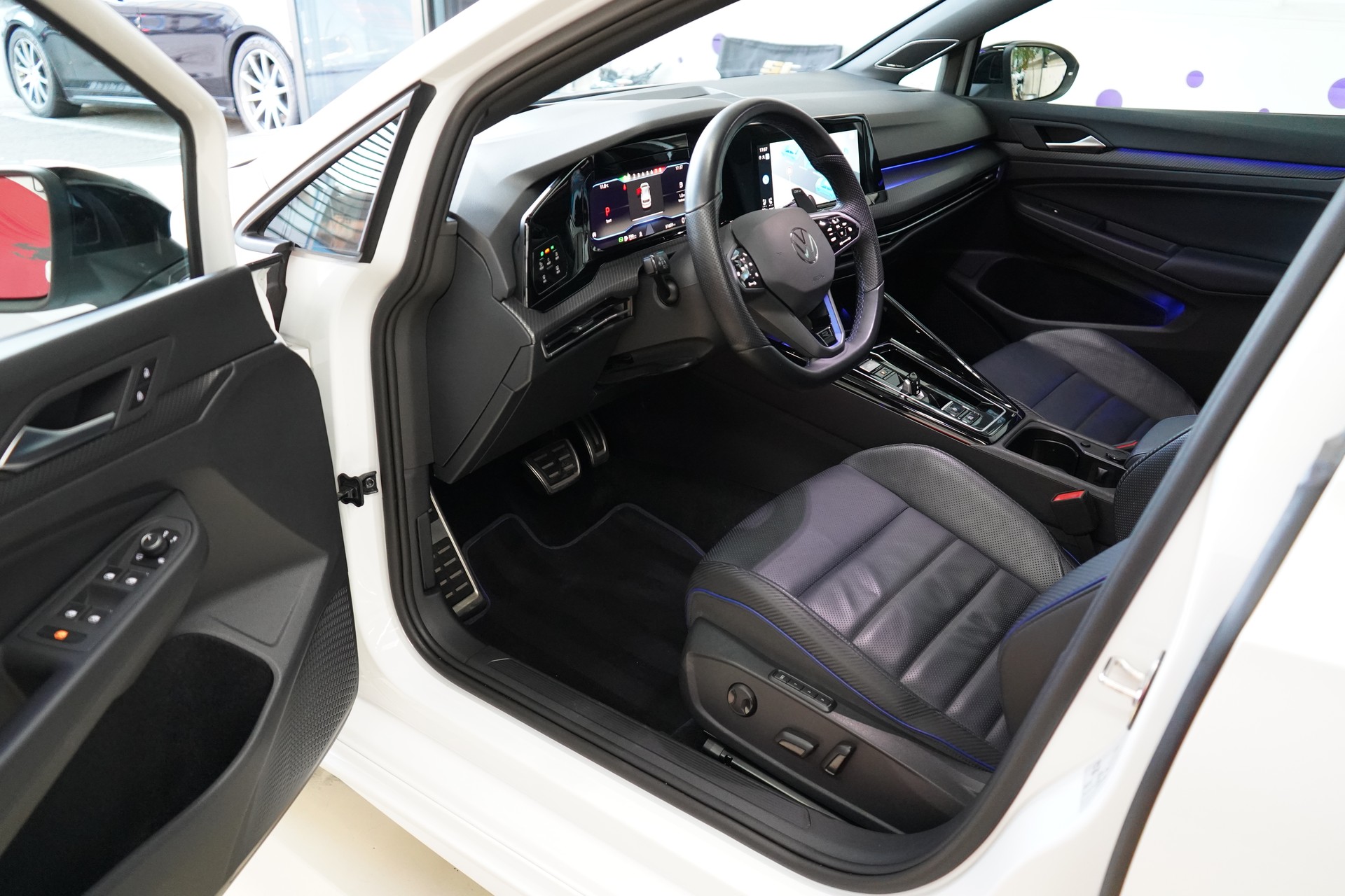 VW Golf 2.0 TSI R DSG 4Motion R Performance-image-13