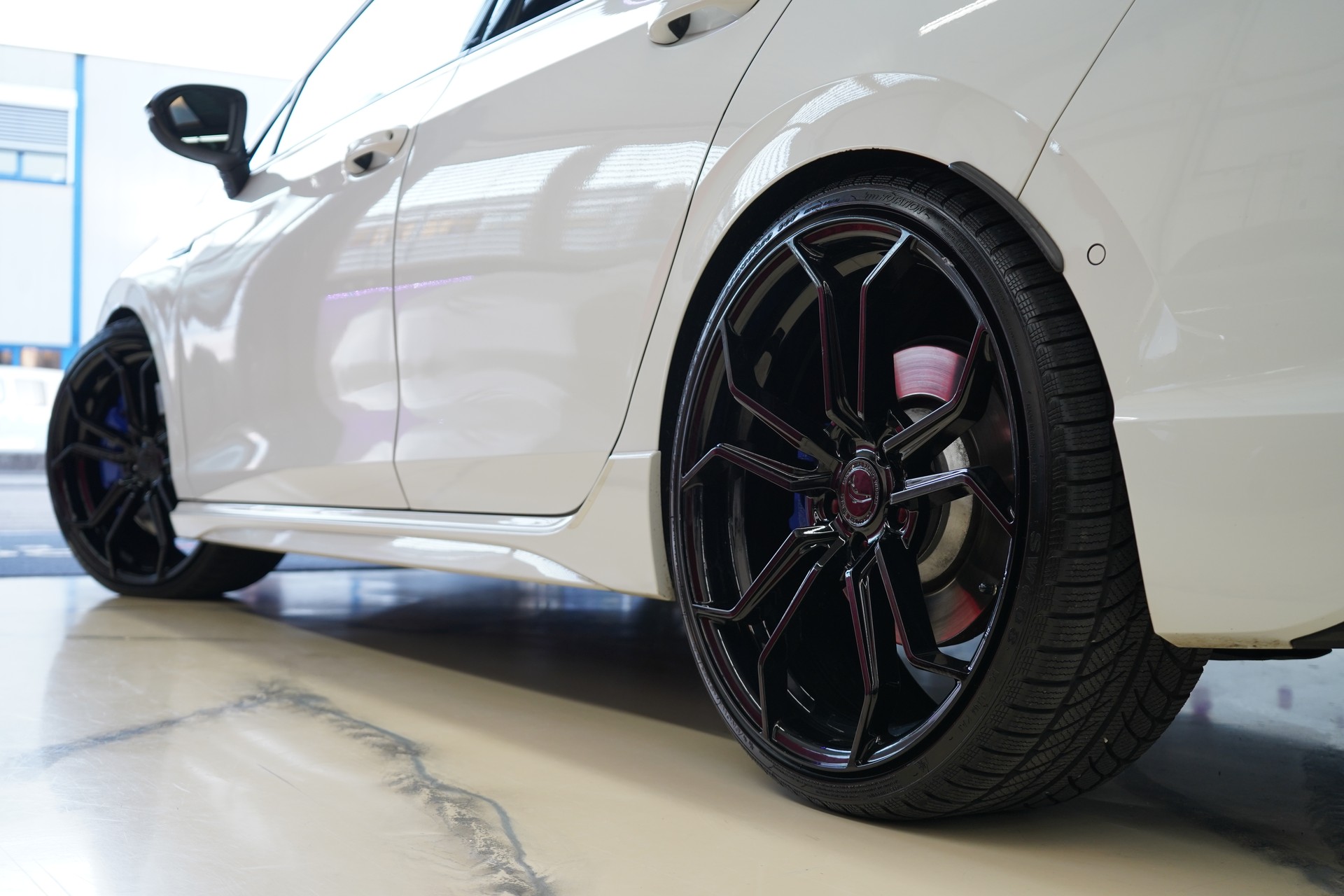 VW Golf 2.0 TSI R DSG 4Motion R Performance-image-6