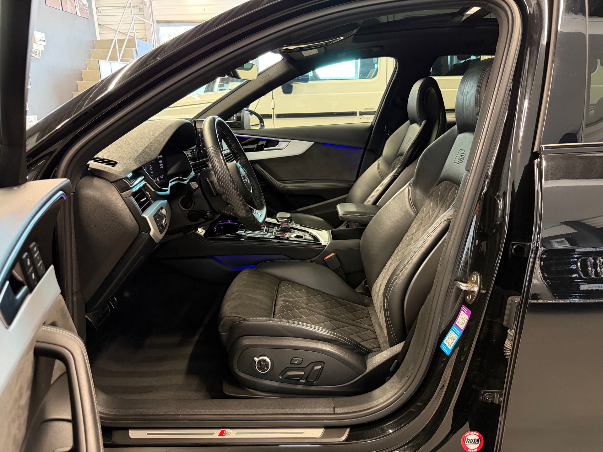AUDI S4 Avant 3.0 V6 TDI quattro tiptronic-image-8