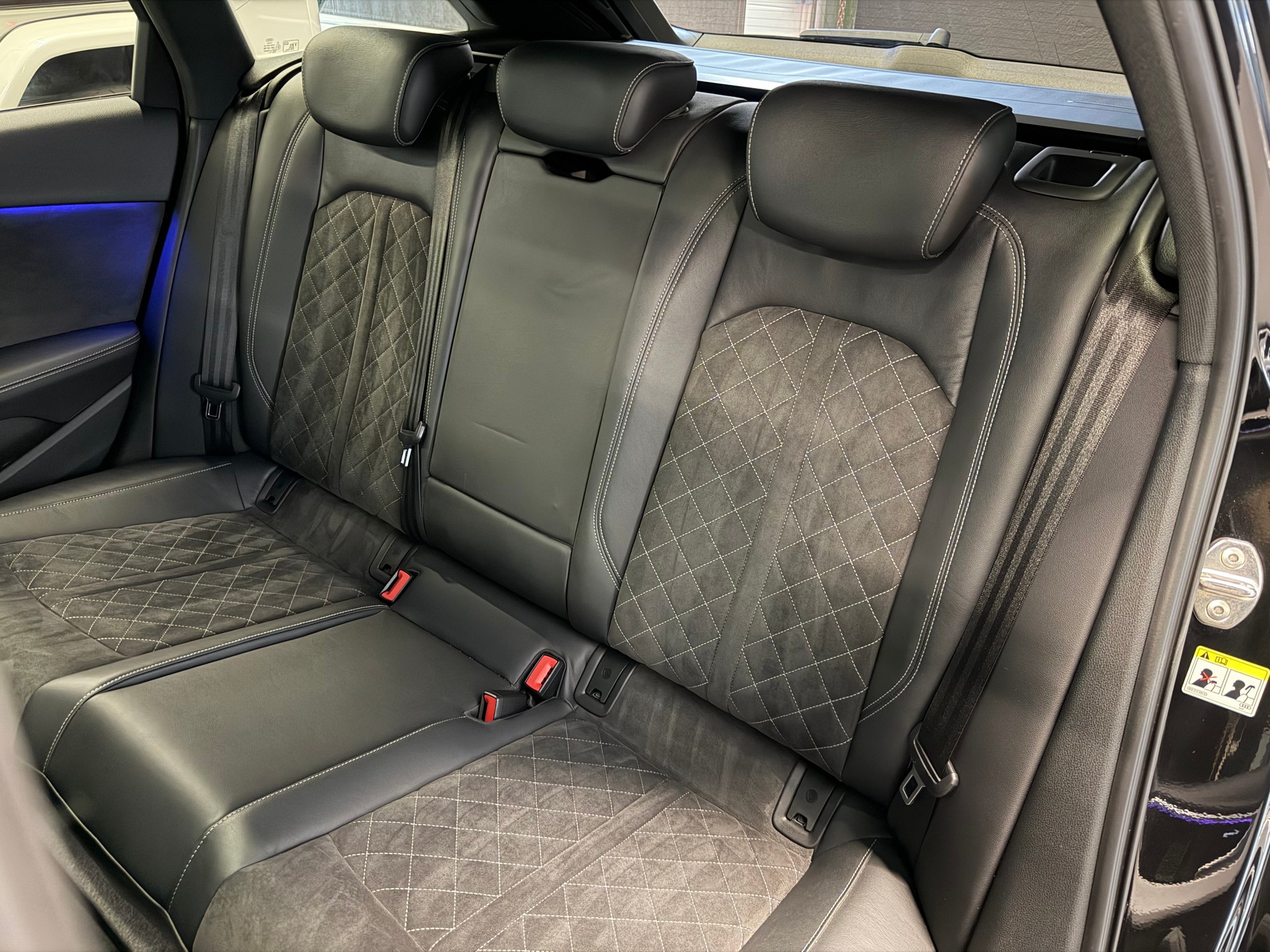 AUDI S4 Avant 3.0 V6 TDI quattro tiptronic-image-29