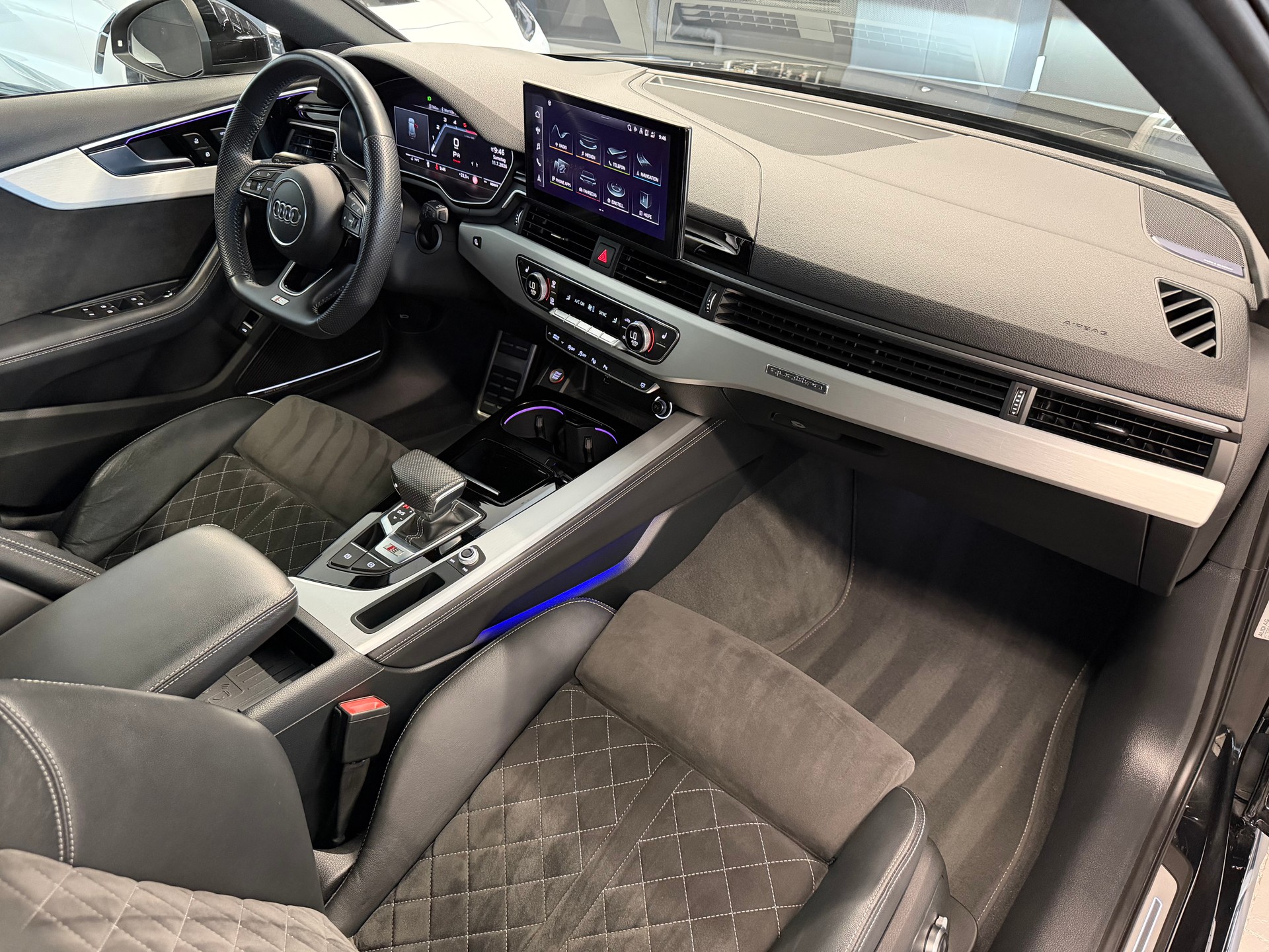 AUDI S4 Avant 3.0 V6 TDI quattro tiptronic-image-12
