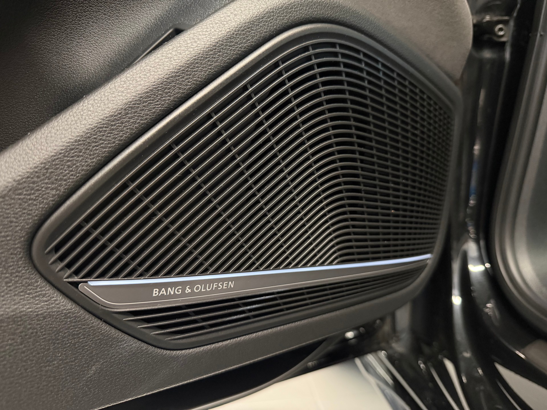 AUDI S4 Avant 3.0 V6 TDI quattro tiptronic-image-16
