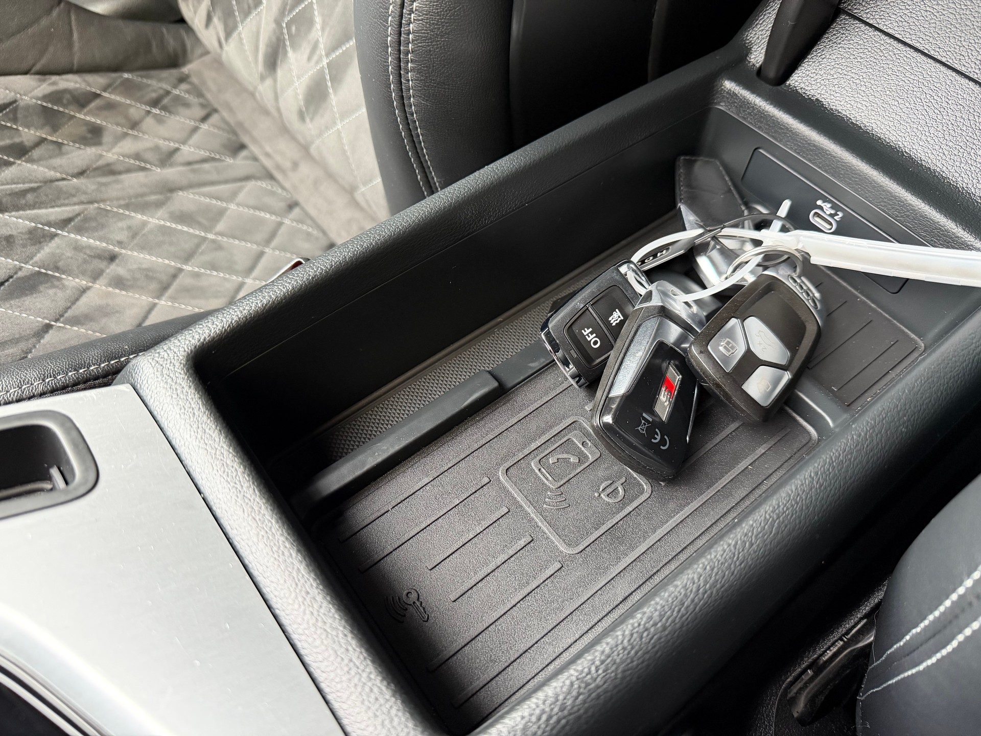 AUDI S4 Avant 3.0 V6 TDI quattro tiptronic-image-23