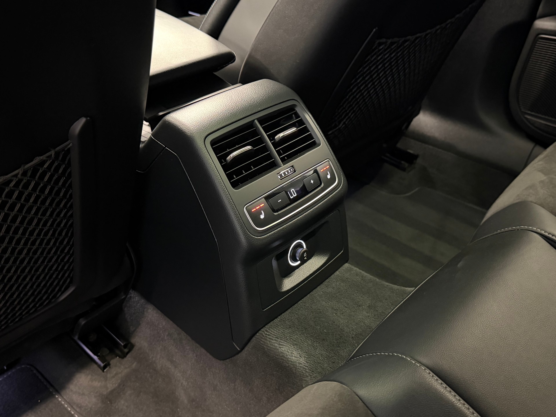 AUDI S4 Avant 3.0 V6 TDI quattro tiptronic-image-30
