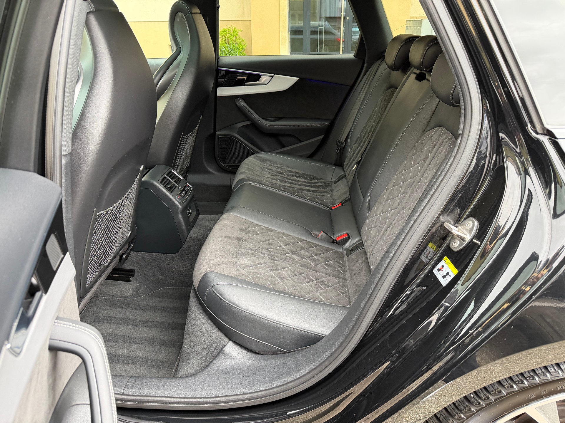 AUDI S4 Avant 3.0 V6 TDI quattro tiptronic-image-26