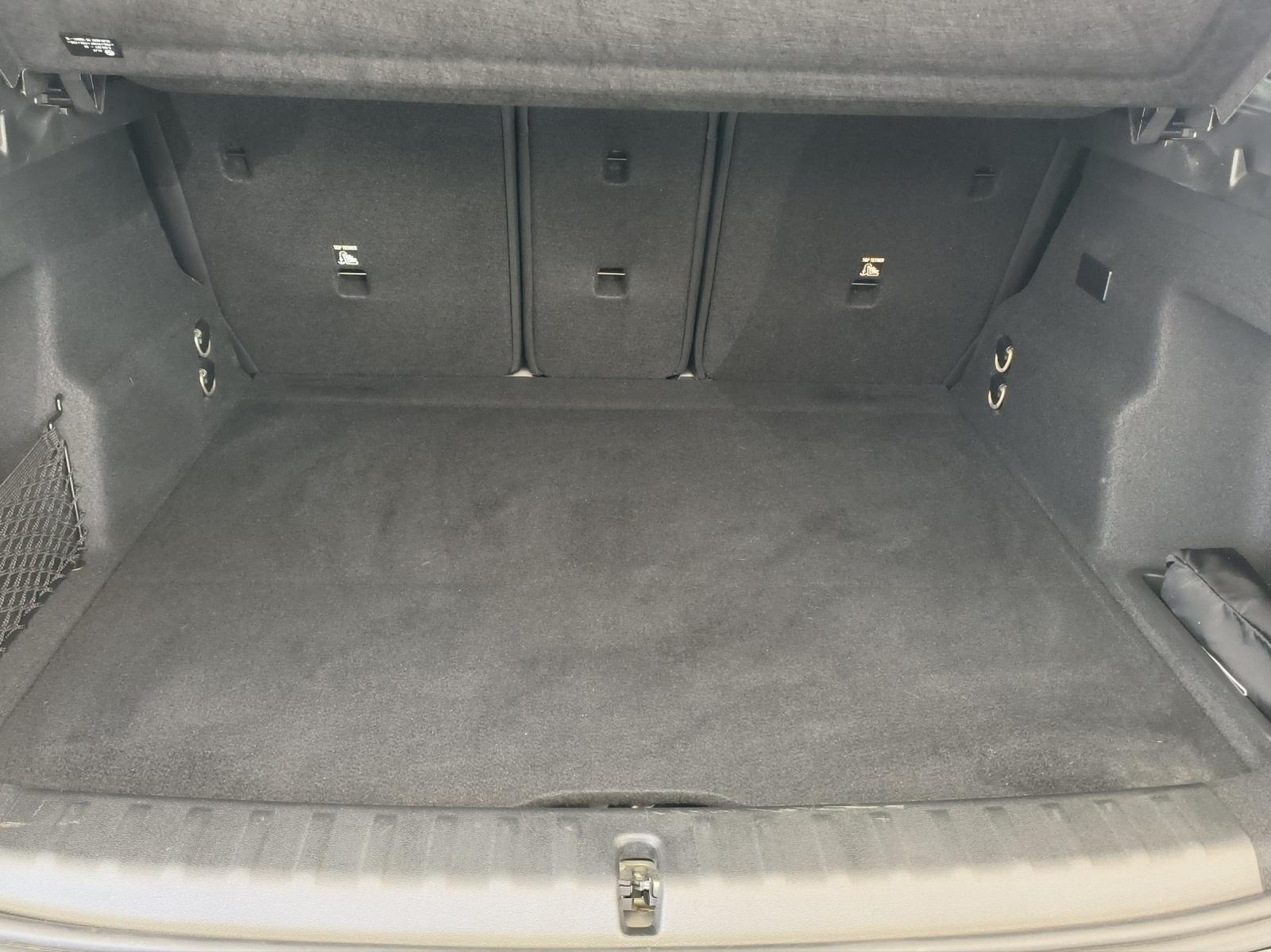 BMW X1 30e xDrive paddles-image-13
