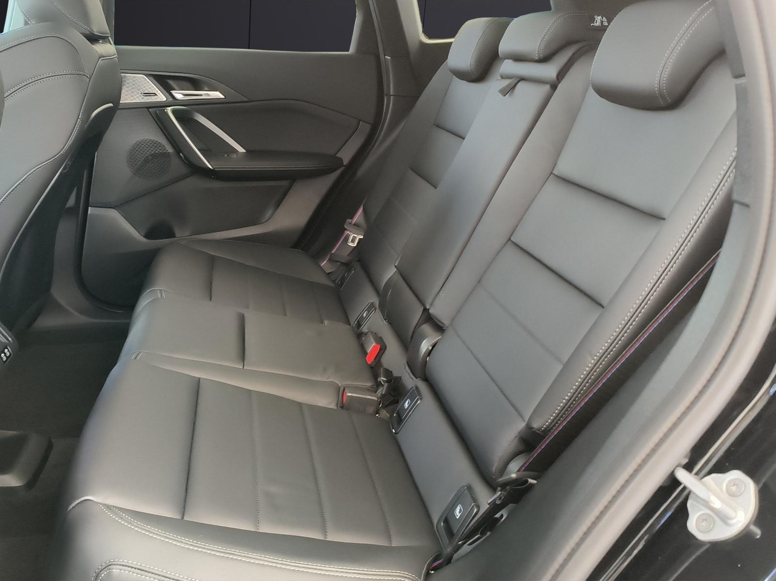 BMW X1 30e xDrive paddles-image-12