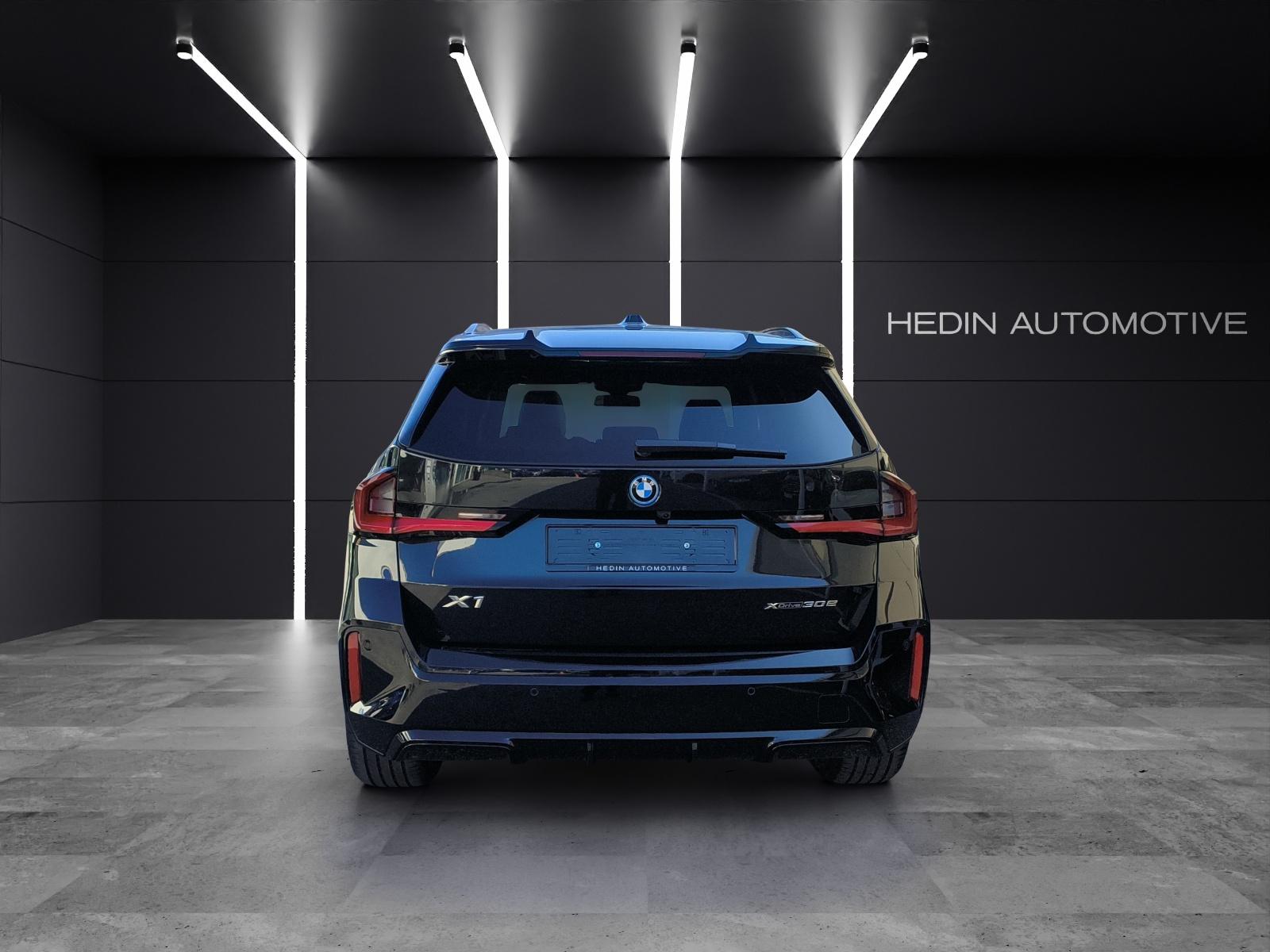 BMW X1 30e xDrive paddles-image-3