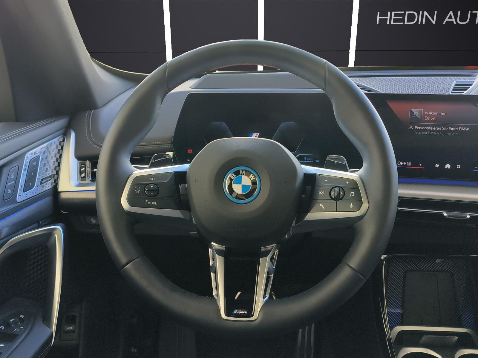 BMW X1 30e xDrive paddles-image-16