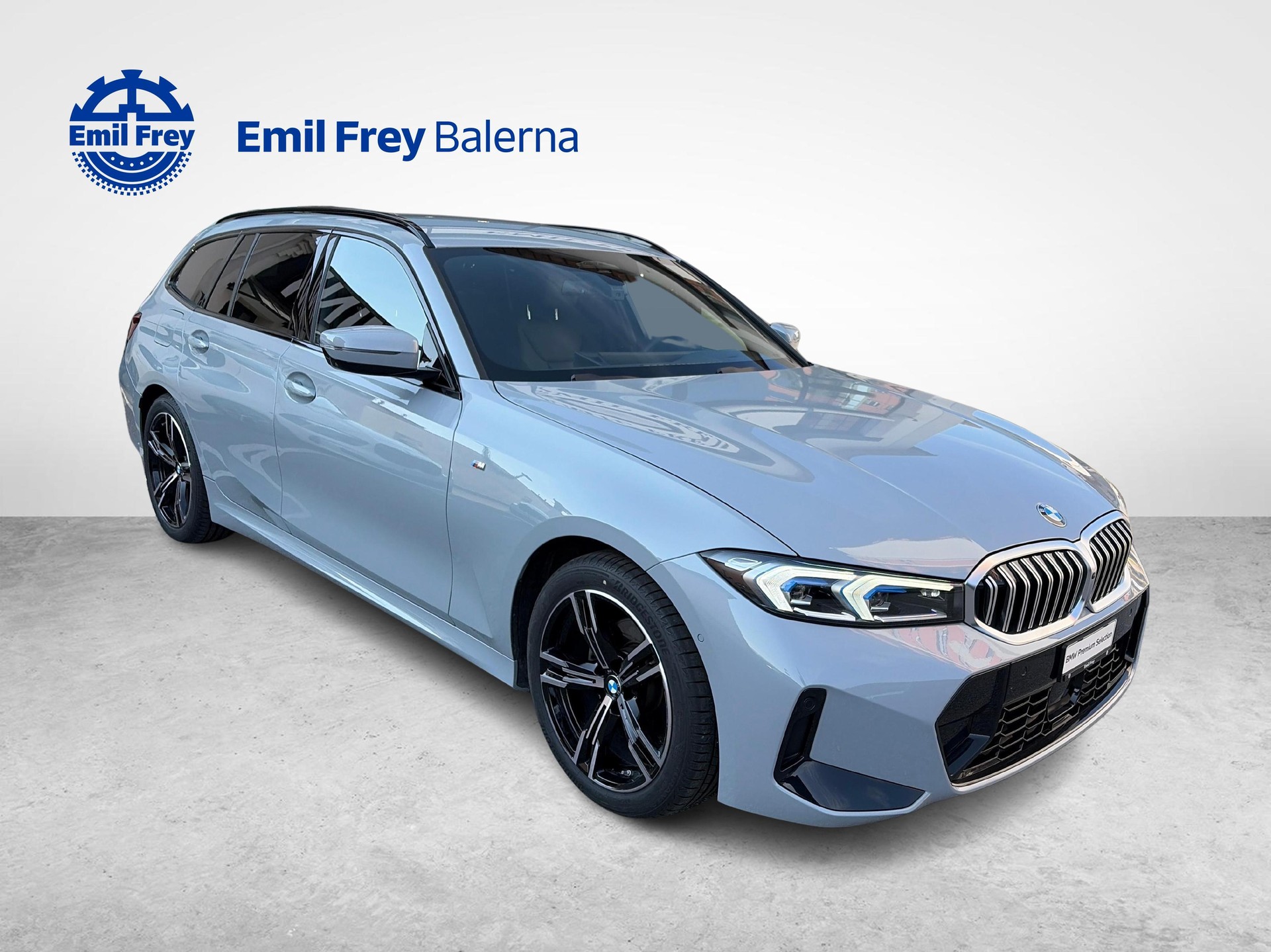 BMW 320d xDrive Touring-image-8
