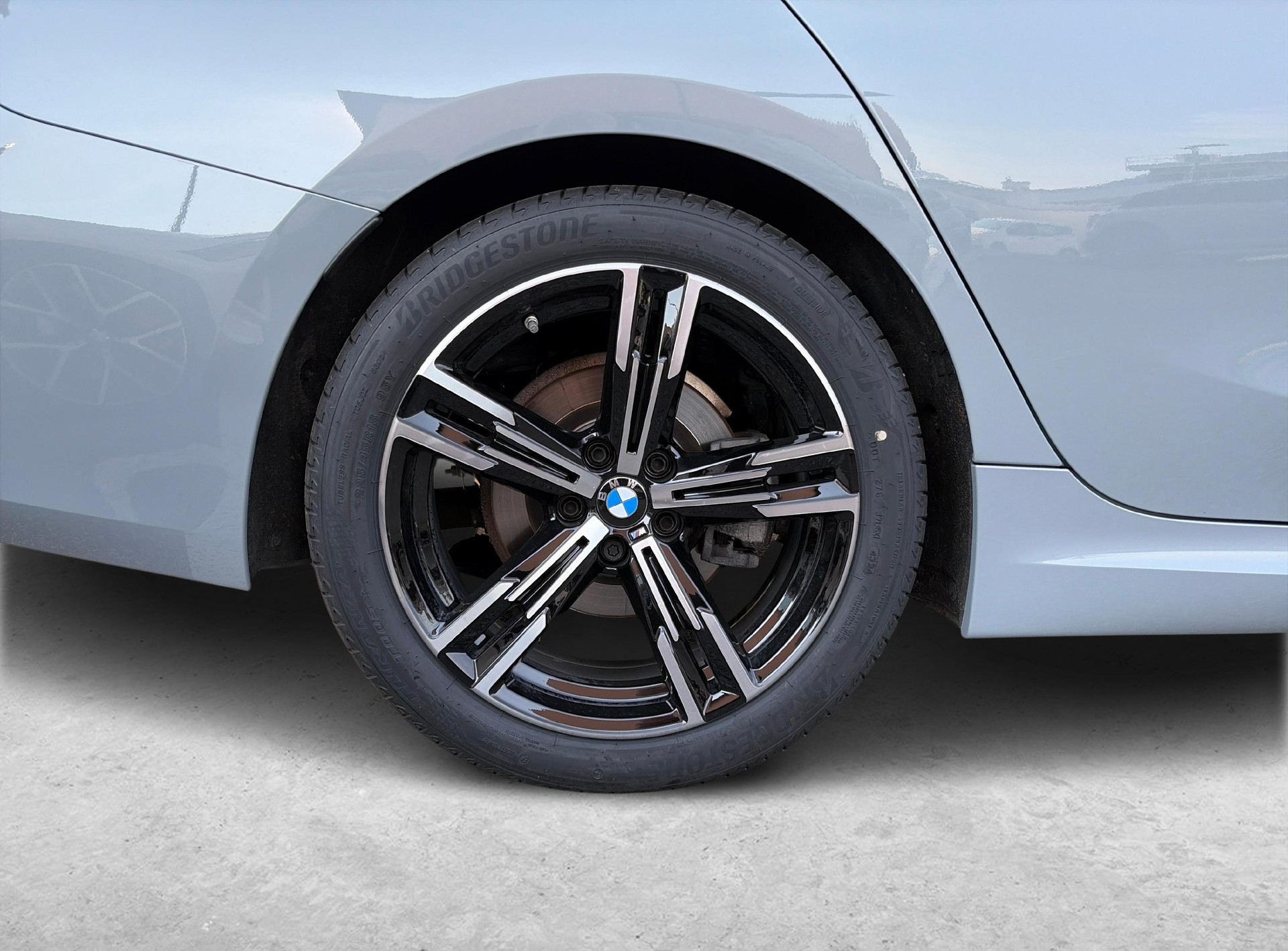 BMW 320d xDrive Touring-image-13