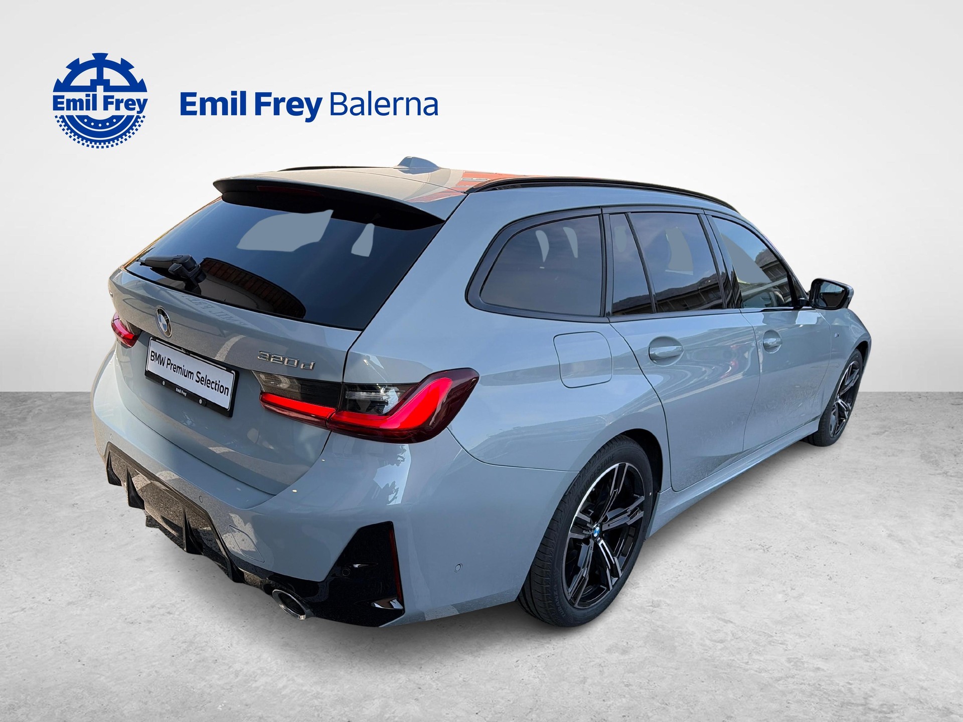BMW 320d xDrive Touring-image-6