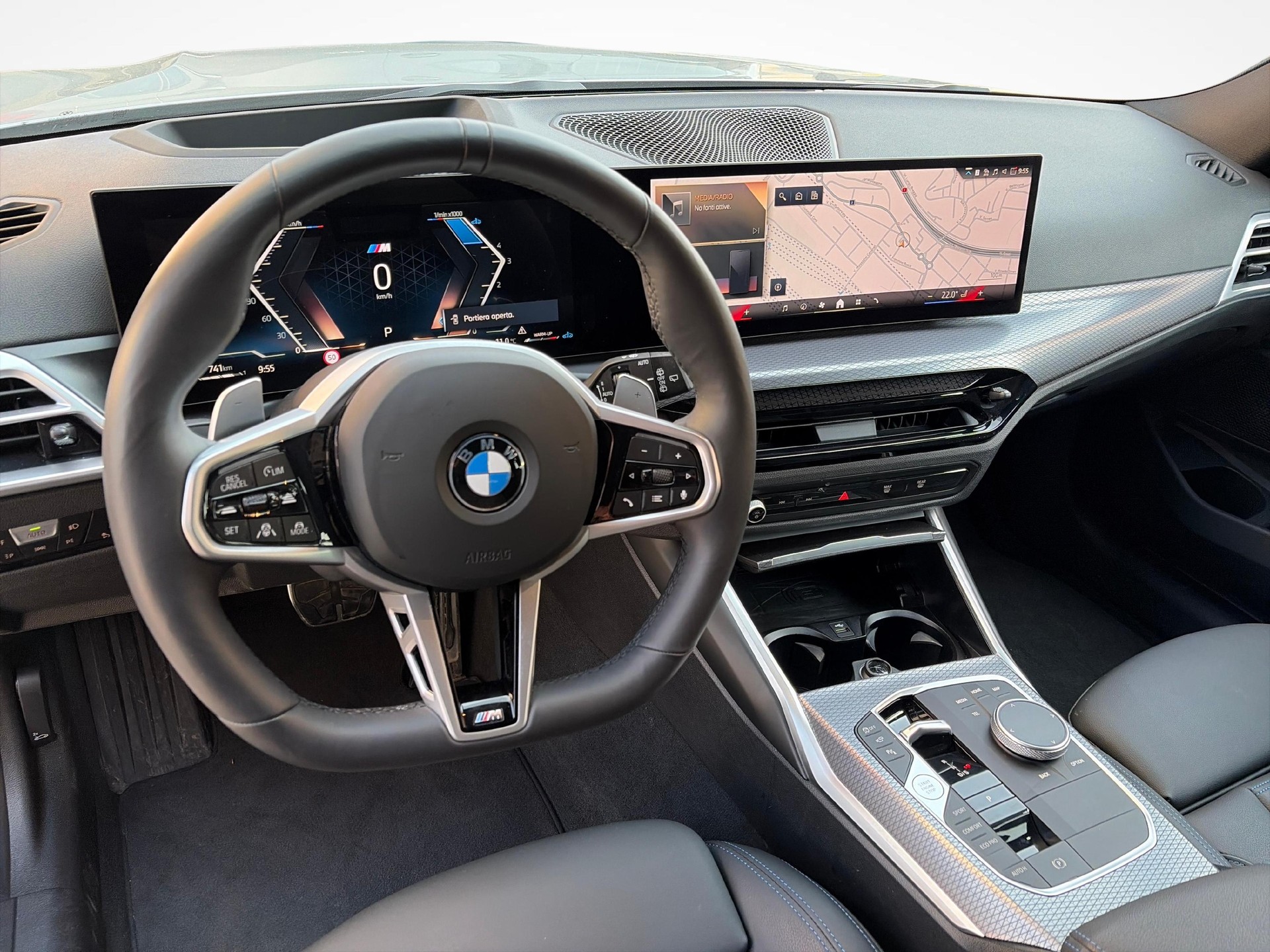 BMW 320d xDrive Touring-image-16