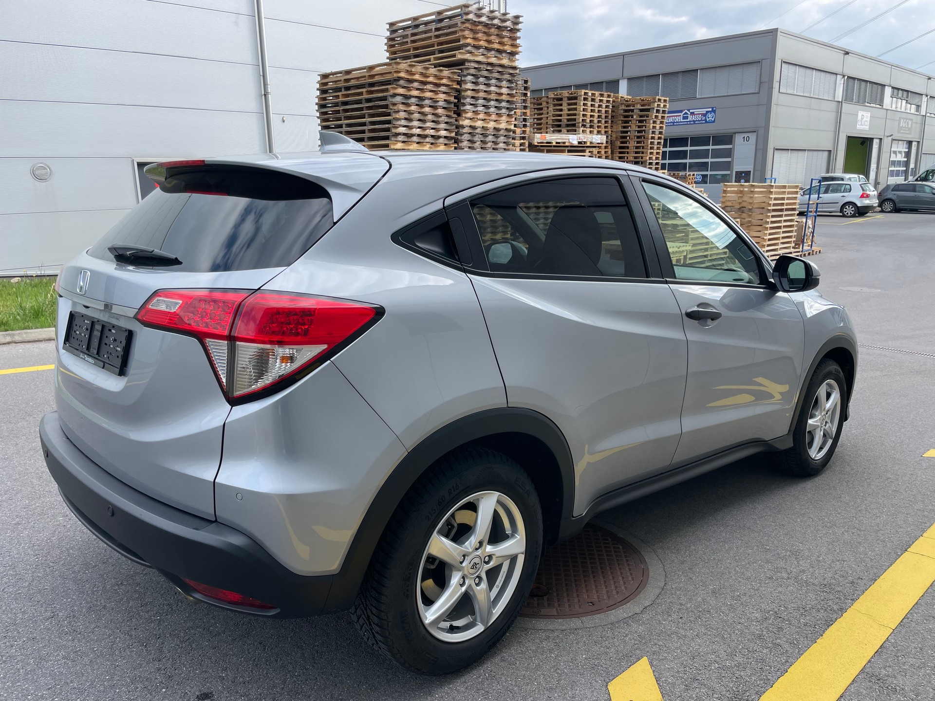HONDA HR-V 1.5i-VTEC Executive CVT (3)-image-3