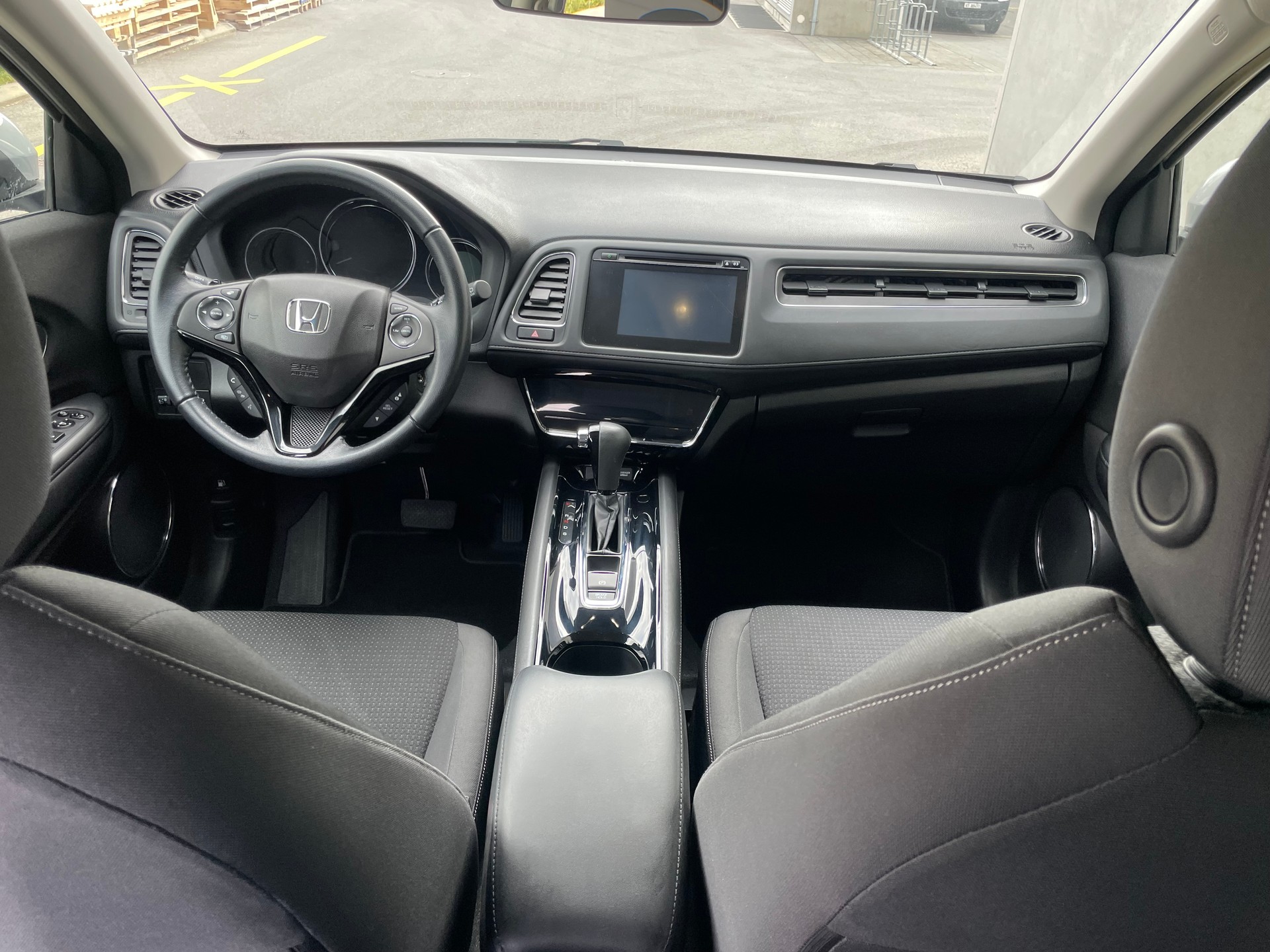 HONDA HR-V 1.5i-VTEC Executive CVT (3)-image-8