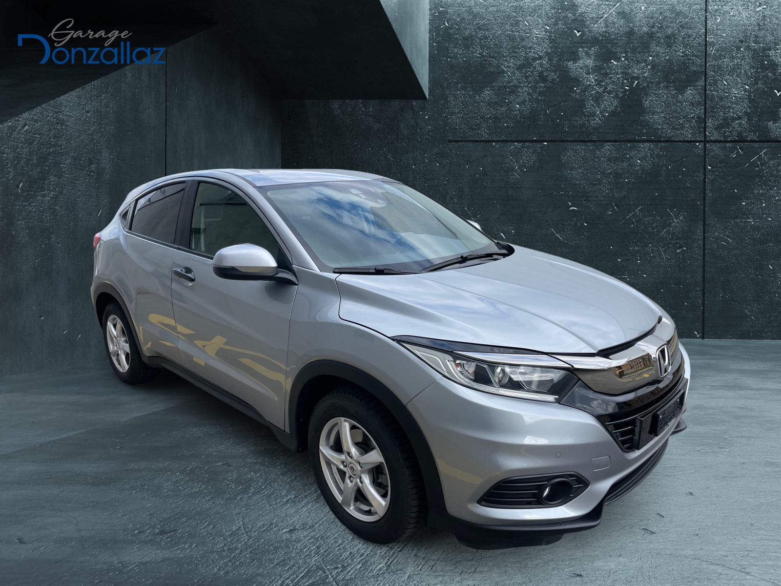 HONDA HR-V 1.5i-VTEC Executive CVT (3)-image-2