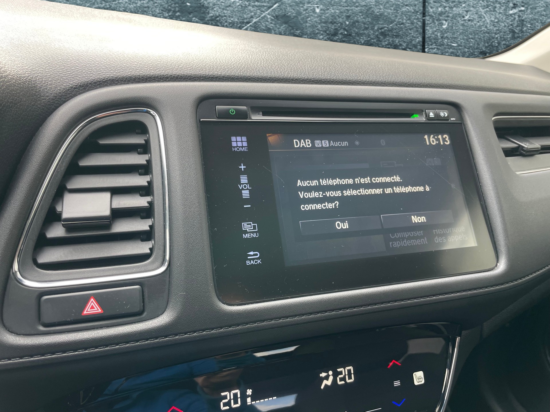 HONDA HR-V 1.5i-VTEC Executive CVT (3)-image-14