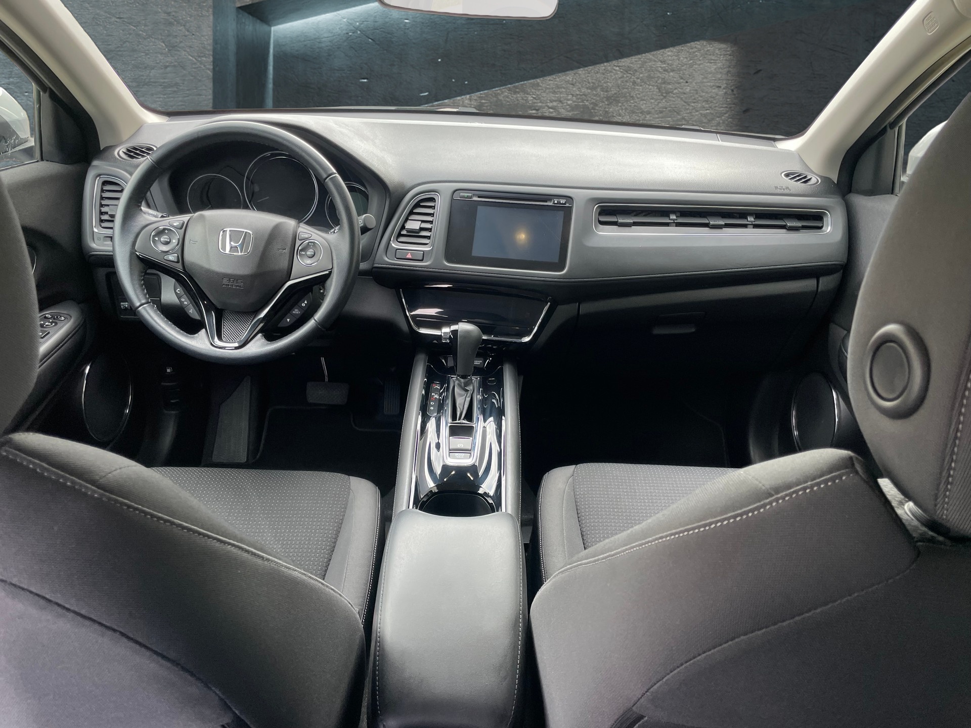 HONDA HR-V 1.5i-VTEC Executive CVT (3)-image-8