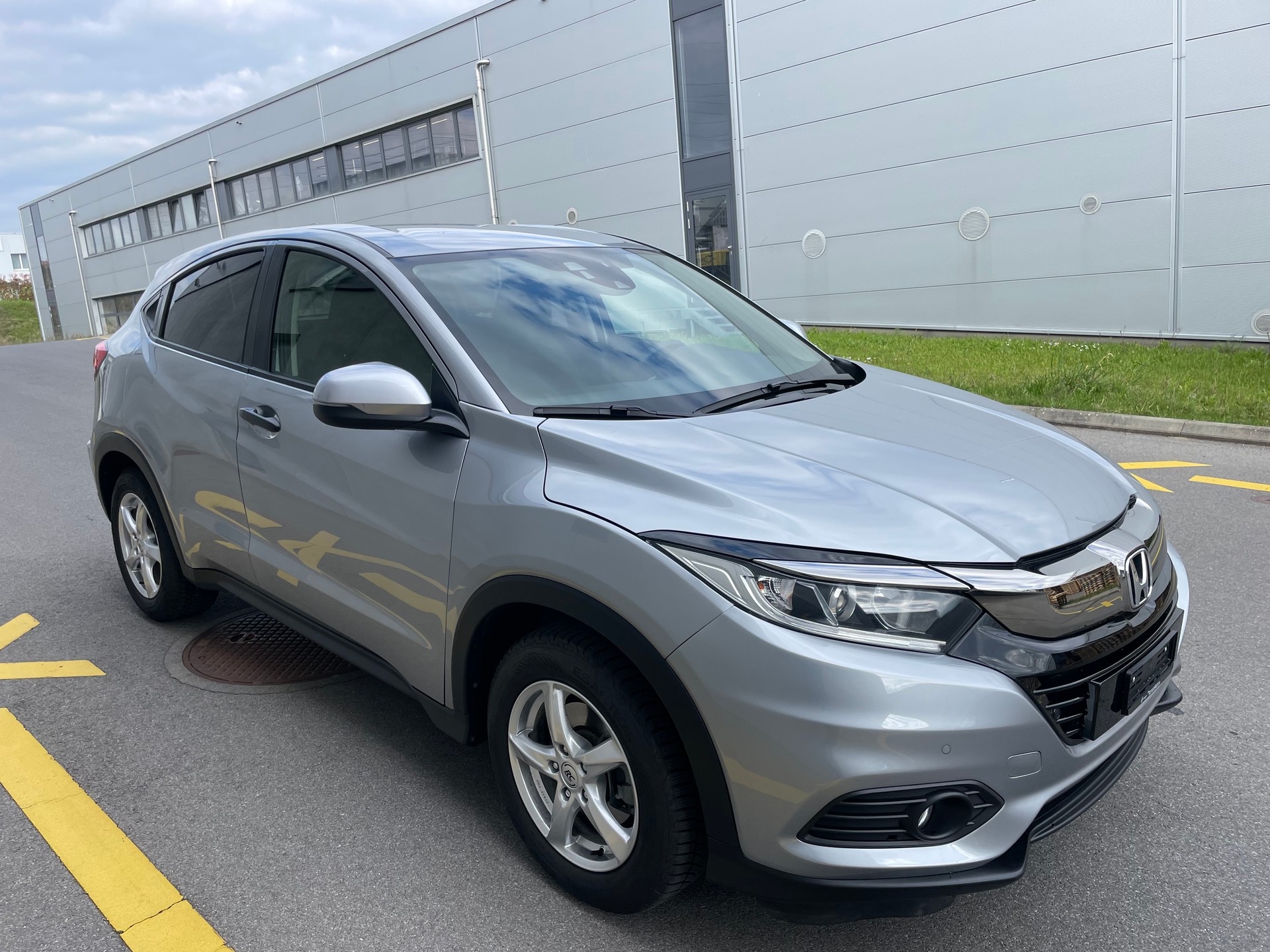 HONDA HR-V 1.5i-VTEC Executive CVT (3)-image-2