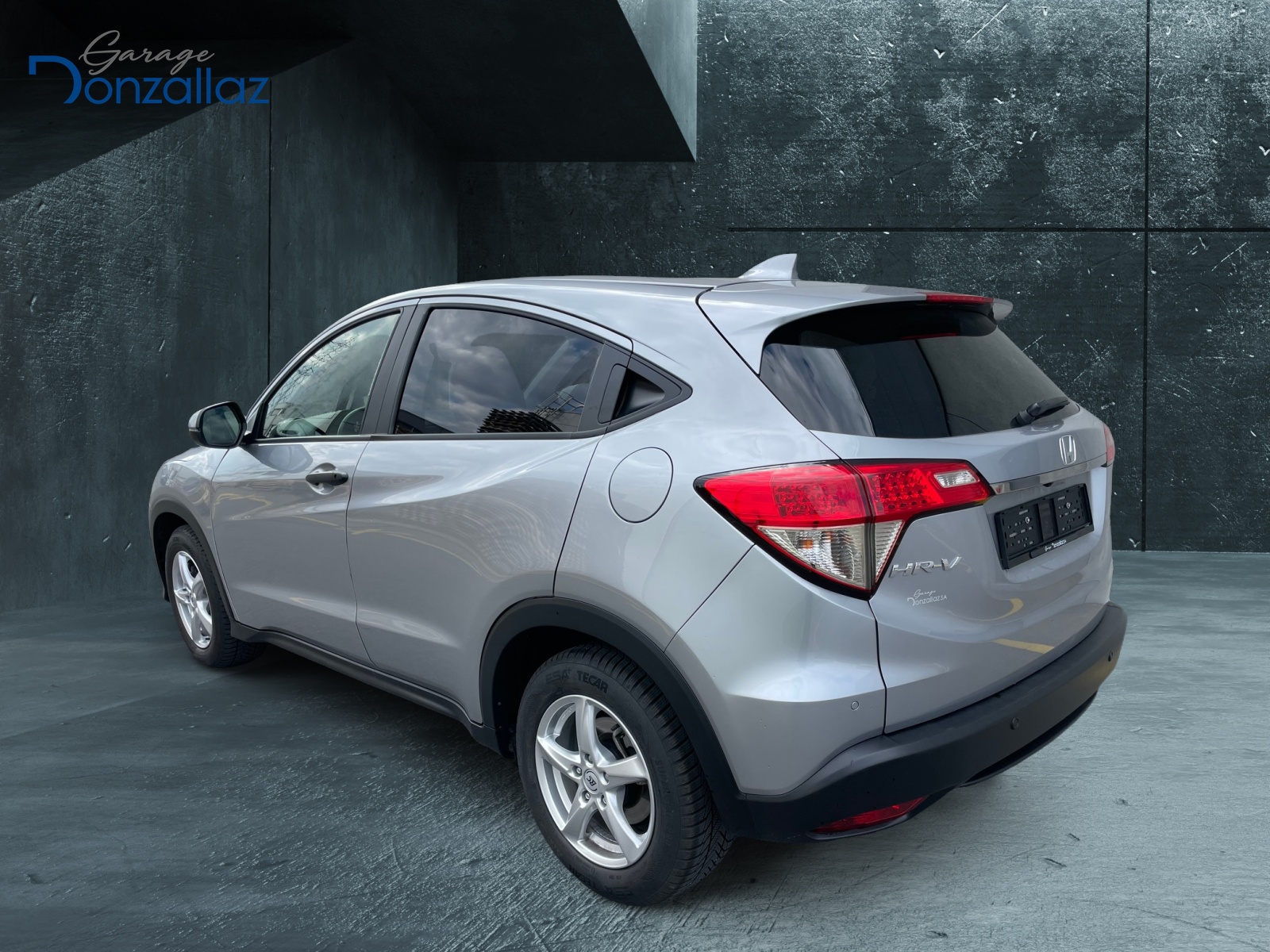 HONDA HR-V 1.5i-VTEC Executive CVT (3)-image-5