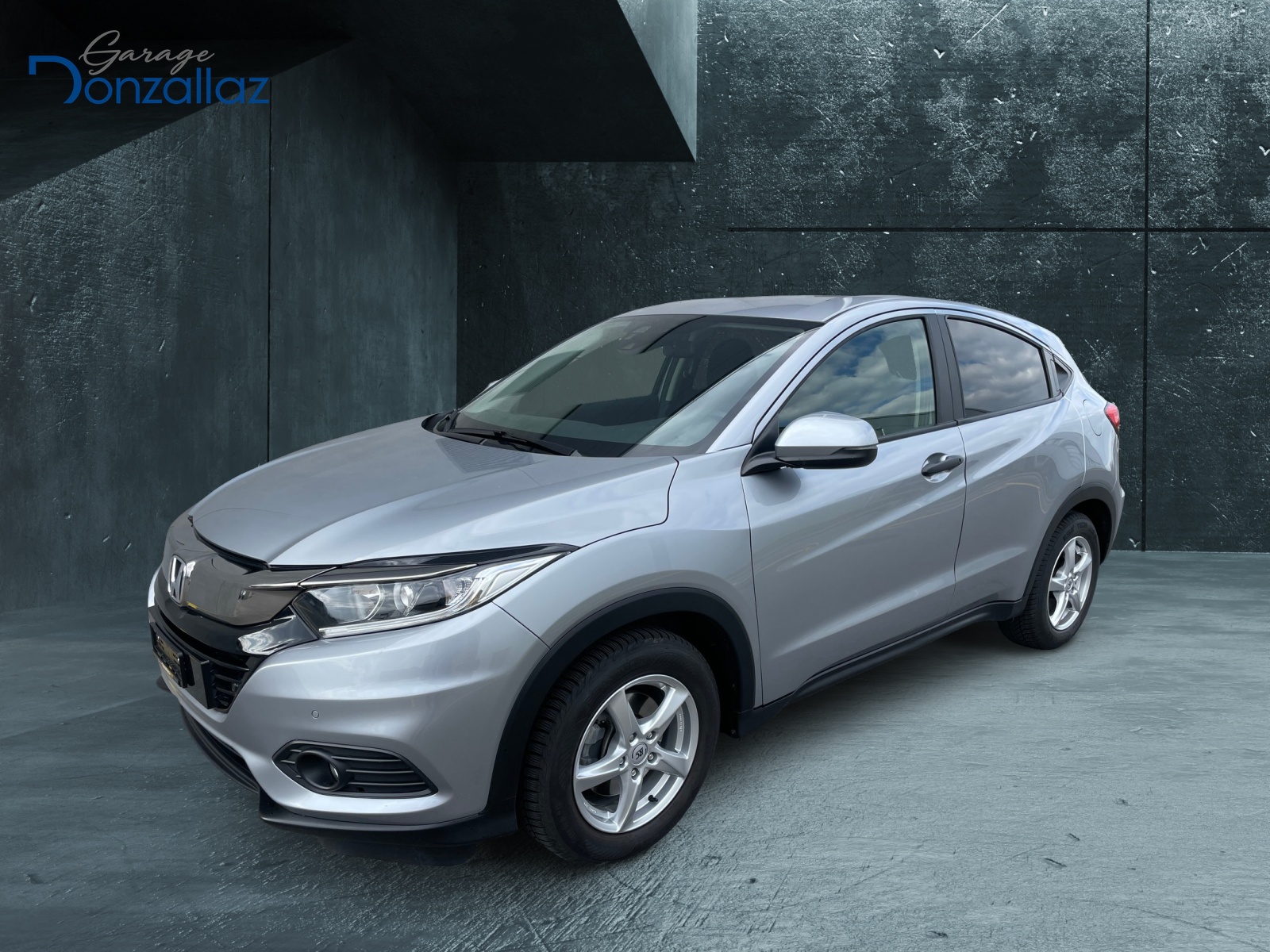 HONDA HR-V 1.5i-VTEC Executive CVT (3)-image-0