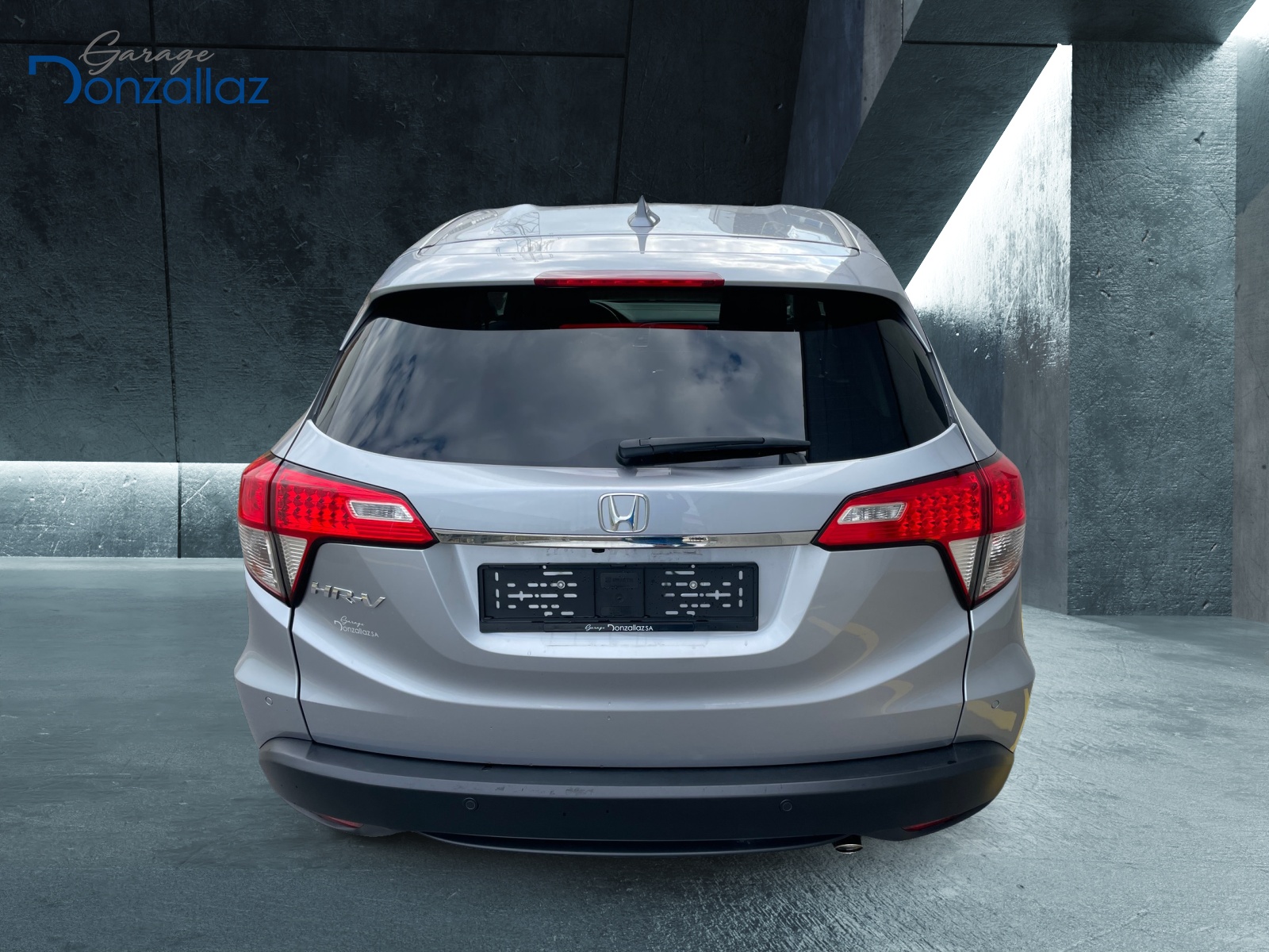 HONDA HR-V 1.5i-VTEC Executive CVT (3)-image-4