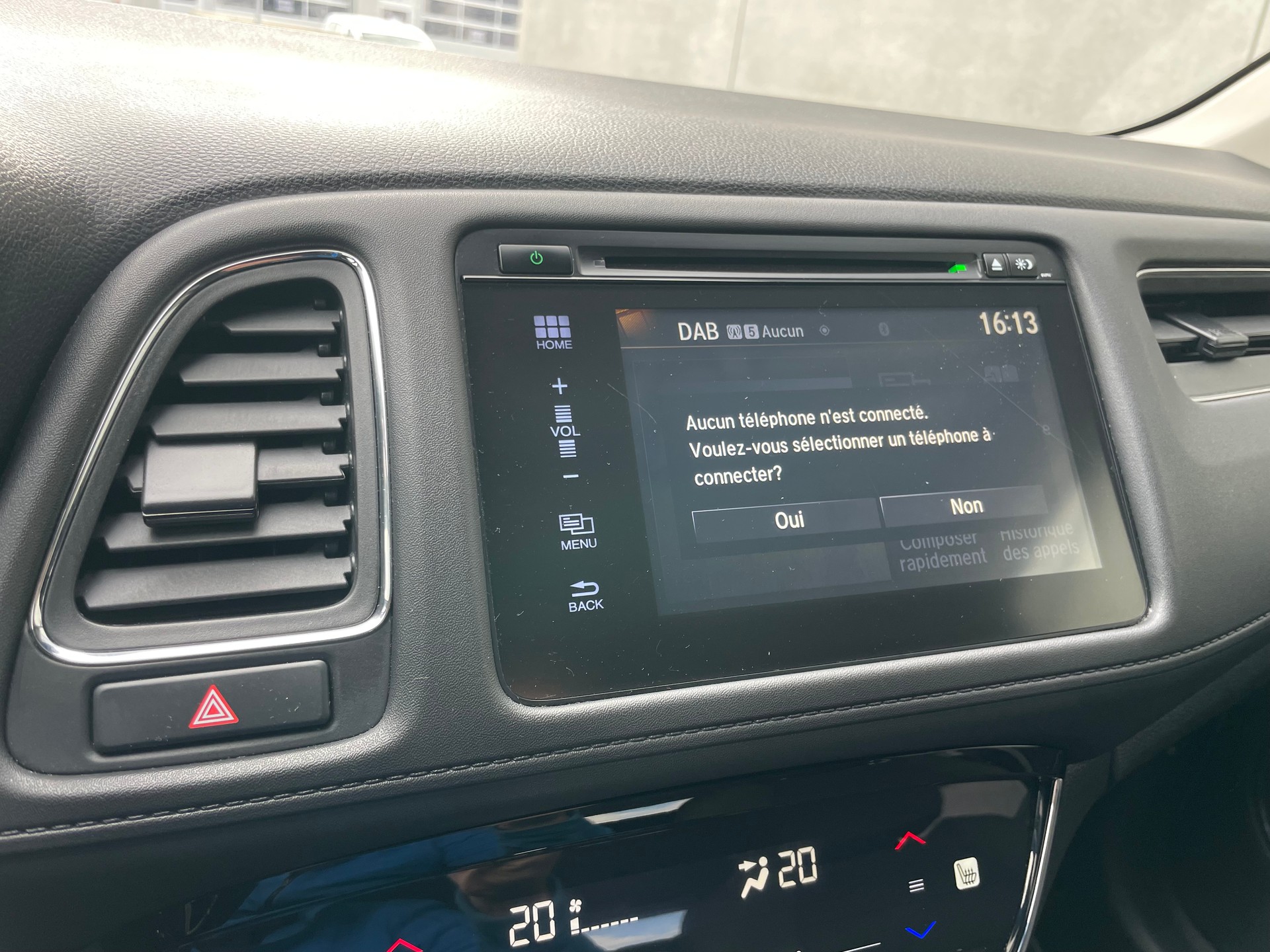 HONDA HR-V 1.5i-VTEC Executive CVT (3)-image-14