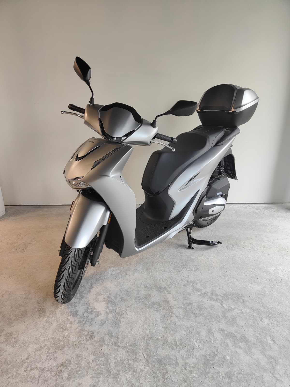 HONDA SH 125 +-showroom-element-1