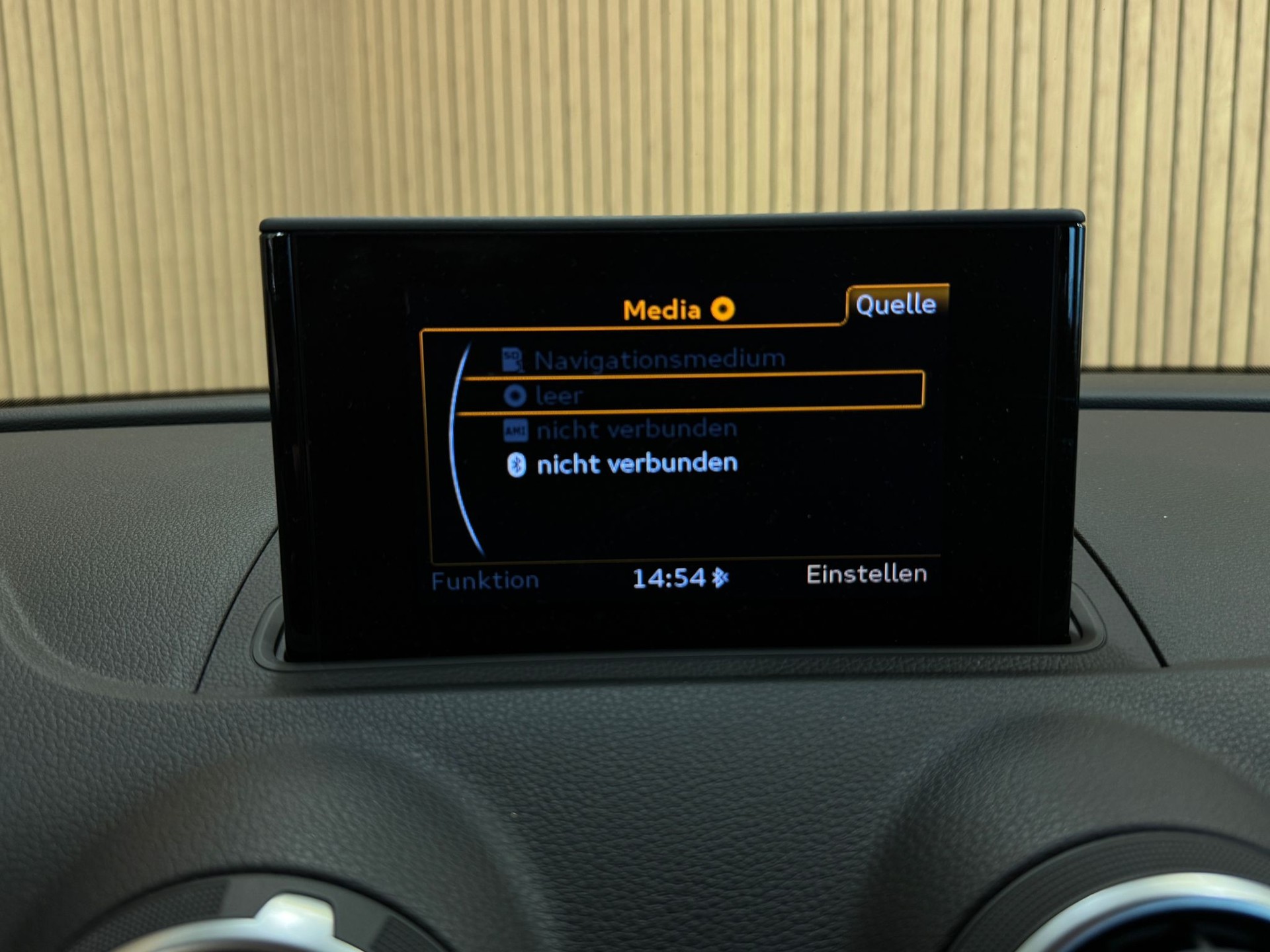 AUDI A3 Sportback 1.2 TFSI Attraction-image-13