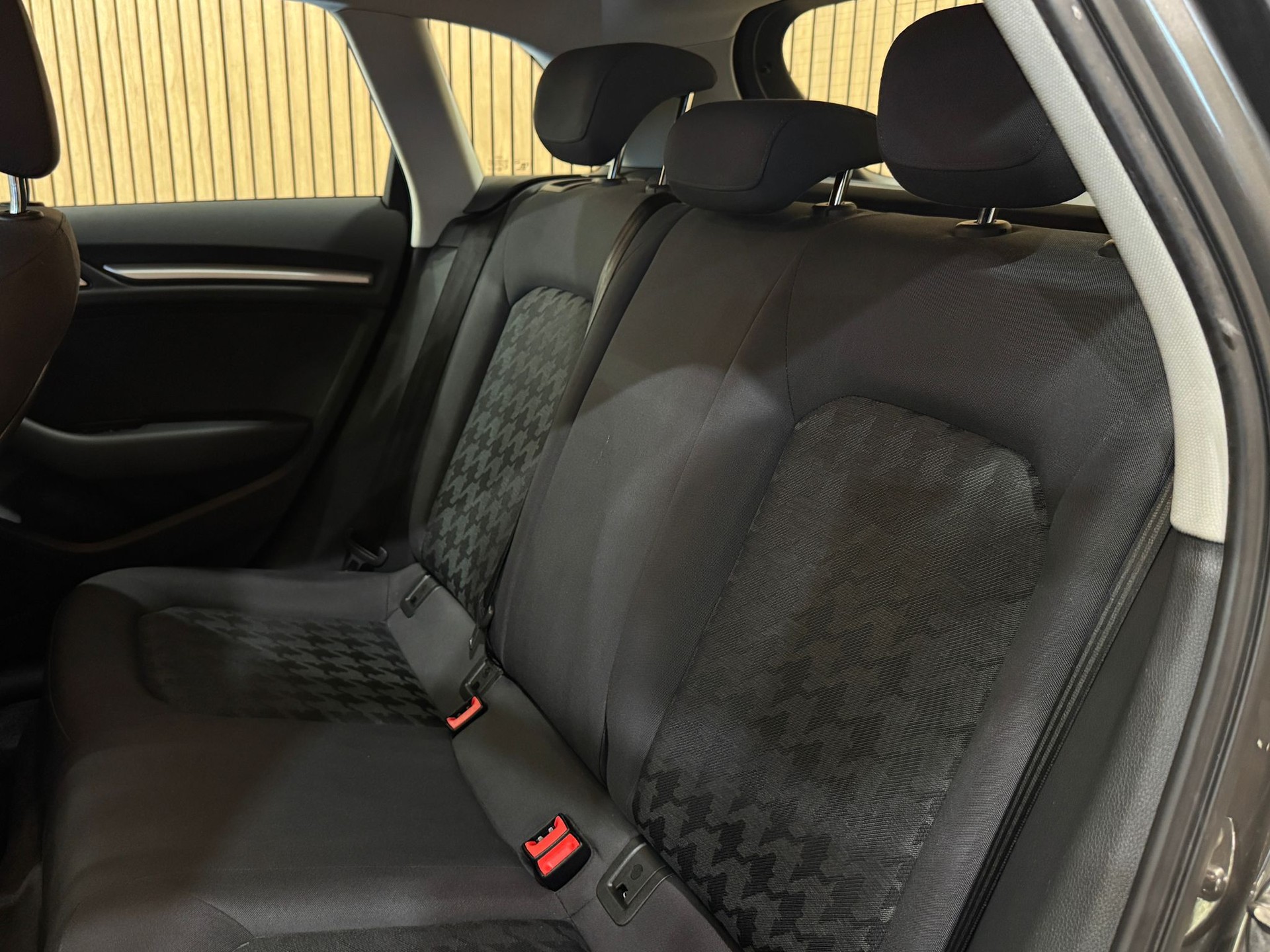 AUDI A3 Sportback 1.2 TFSI Attraction-image-15