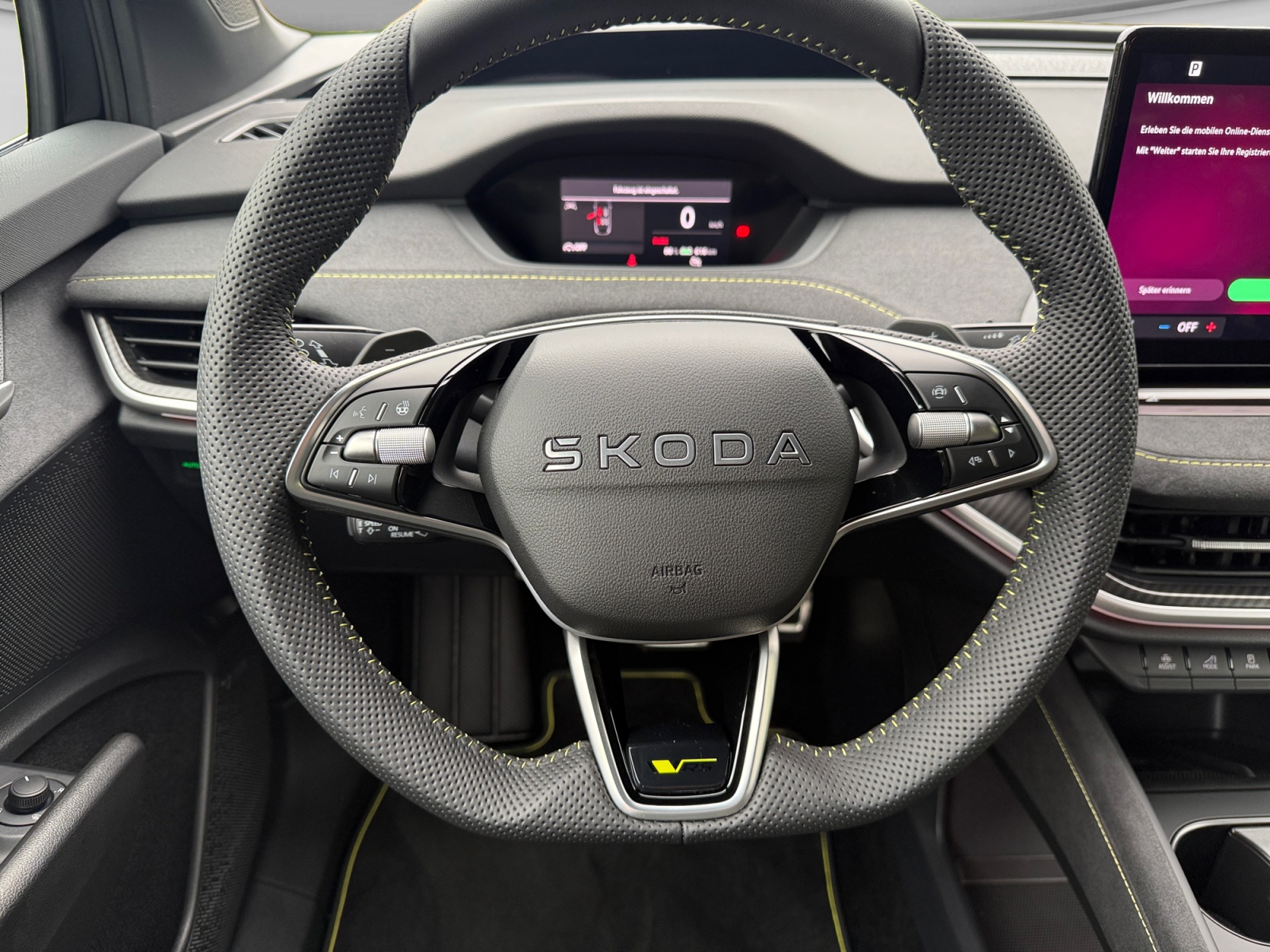 SKODA Elroq 85 RS 4x4 Maxx, AHK, 4J Garantie, black magic!-image-12
