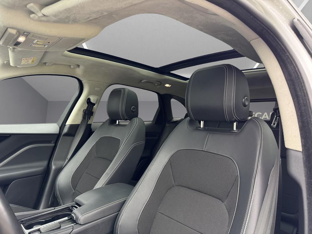 JAGUAR F-Pace 25t 2.0 R-Sport AWD Automatik (CH-Fahrzeug)-image-12