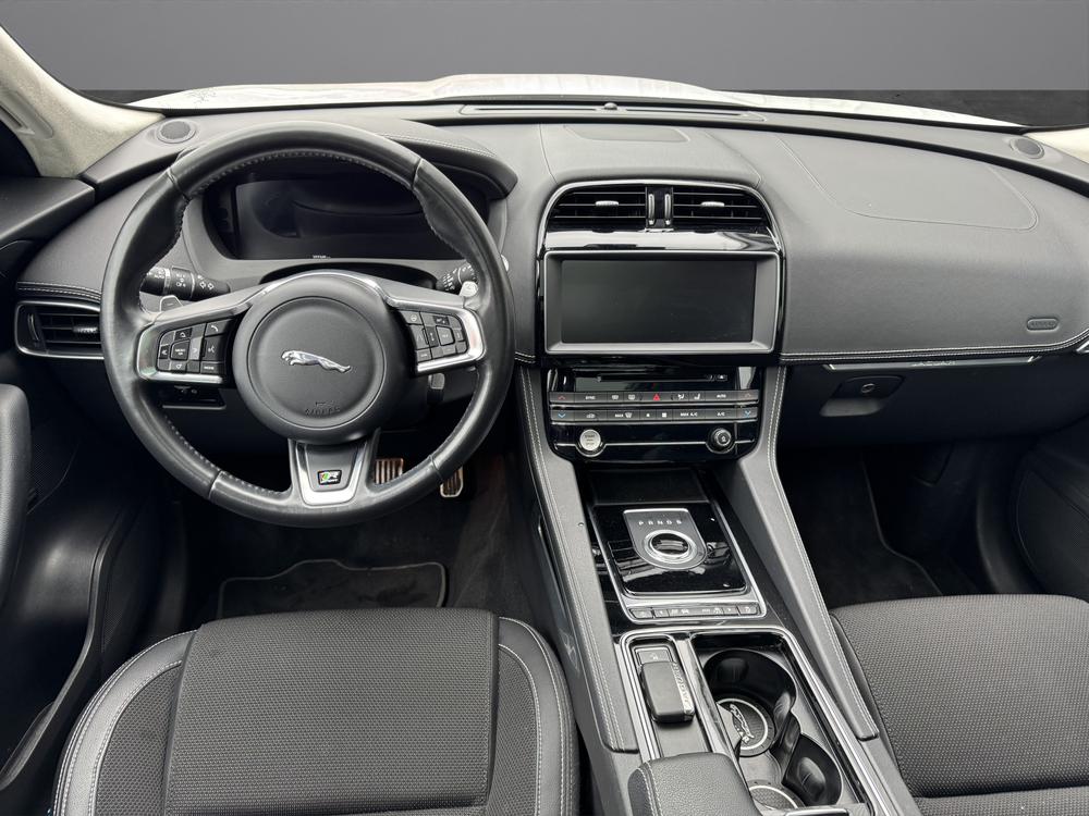 JAGUAR F-Pace 25t 2.0 R-Sport AWD Automatik (CH-Fahrzeug)-image-9