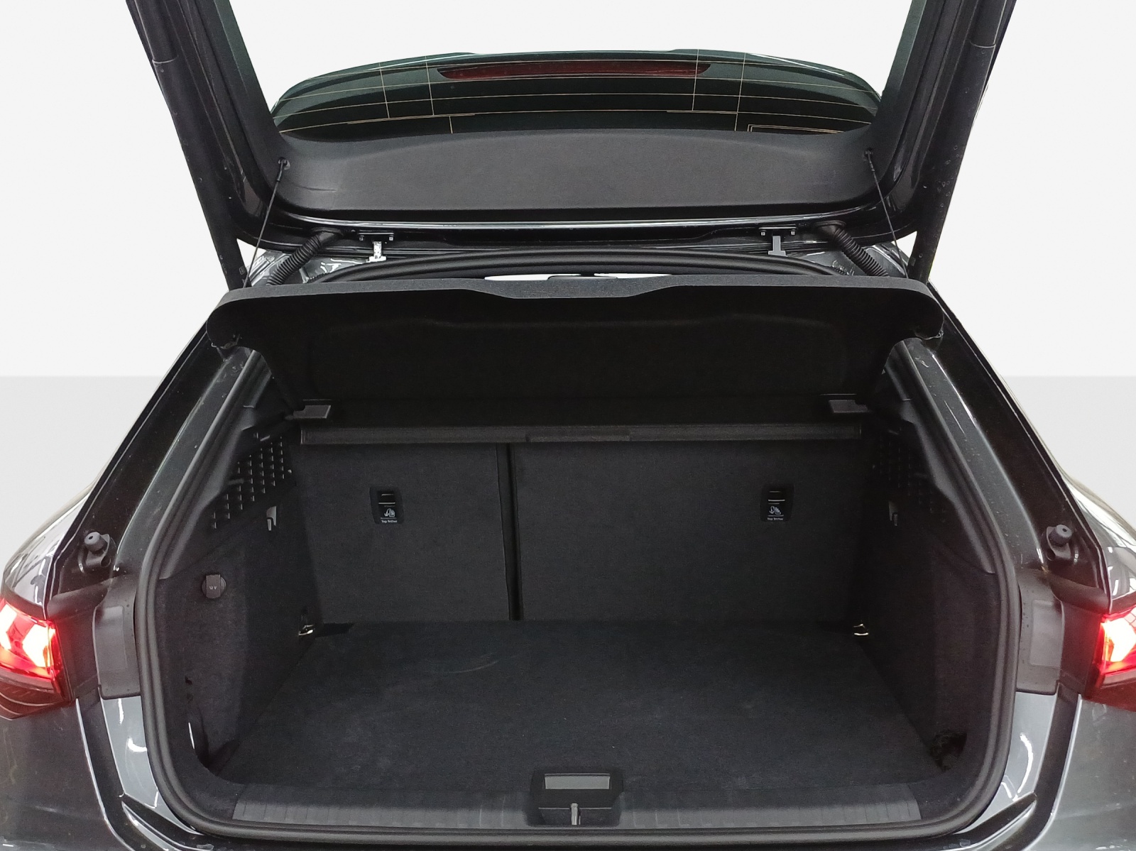 AUDI A3 Sportback TFSI e 200 kW S line Attraction S tronic-image-12