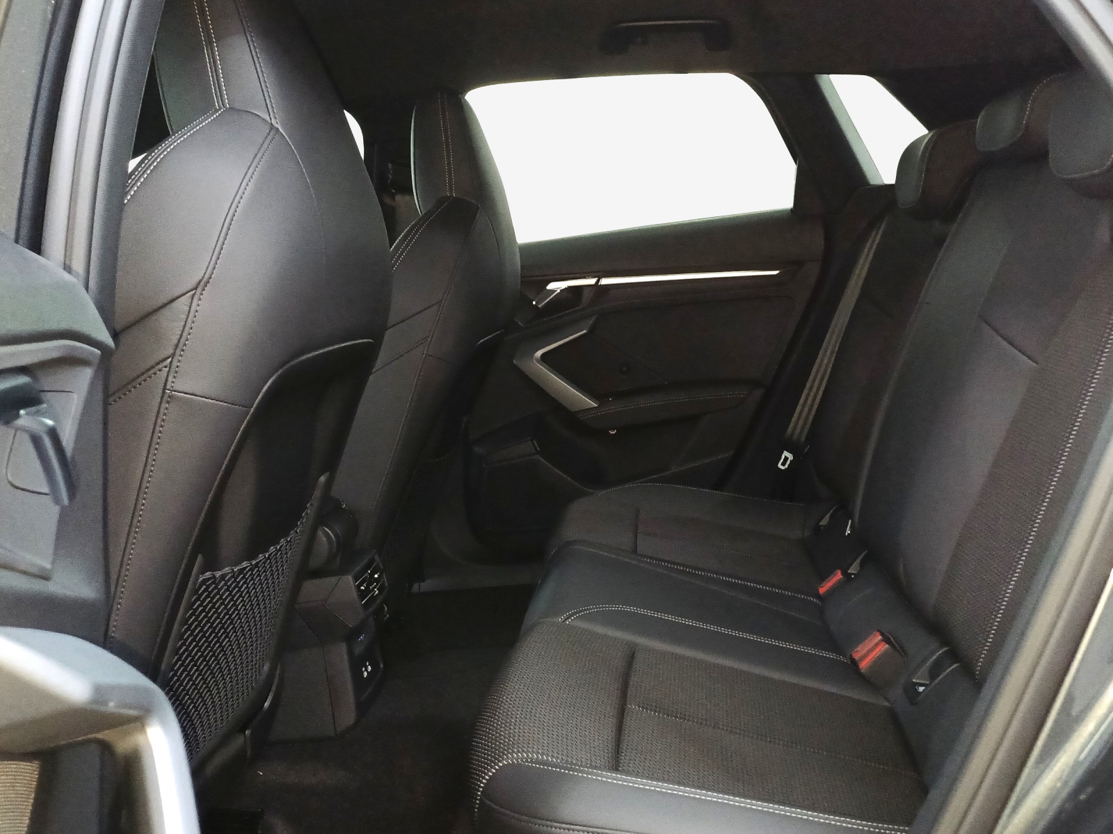 AUDI A3 Sportback TFSI e 200 kW S line Attraction S tronic-image-11