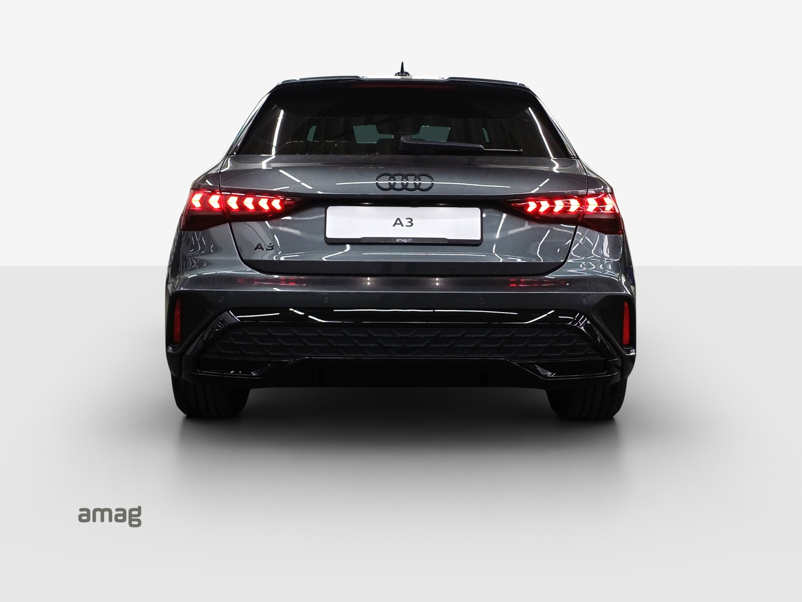 AUDI A3 Sportback TFSI e 200 kW S line Attraction S tronic-image-3
